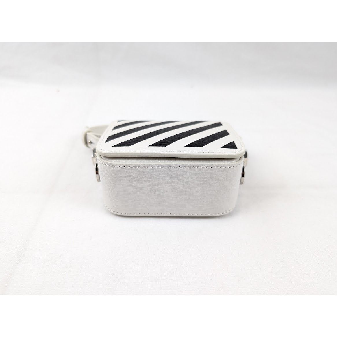 Off-White o1rshd1 Size: OS / Diag Baby Flap Bag in White/Black Size ONE SIZE - 7 Thumbnail