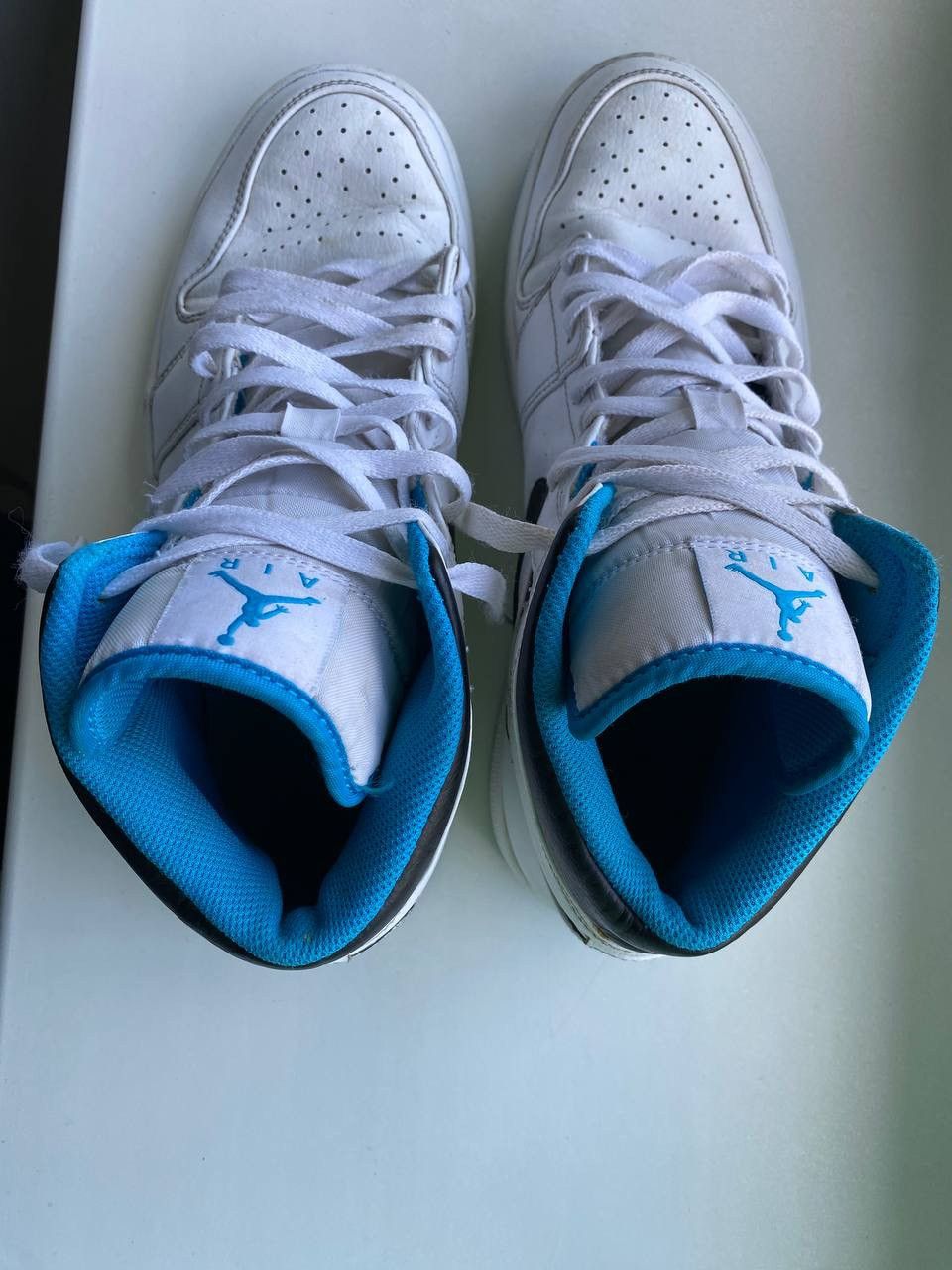Jordan Brand Jordan 1 Mid ‘Laser Blue’ Size US 11 / EU 44 - 4 Thumbnail