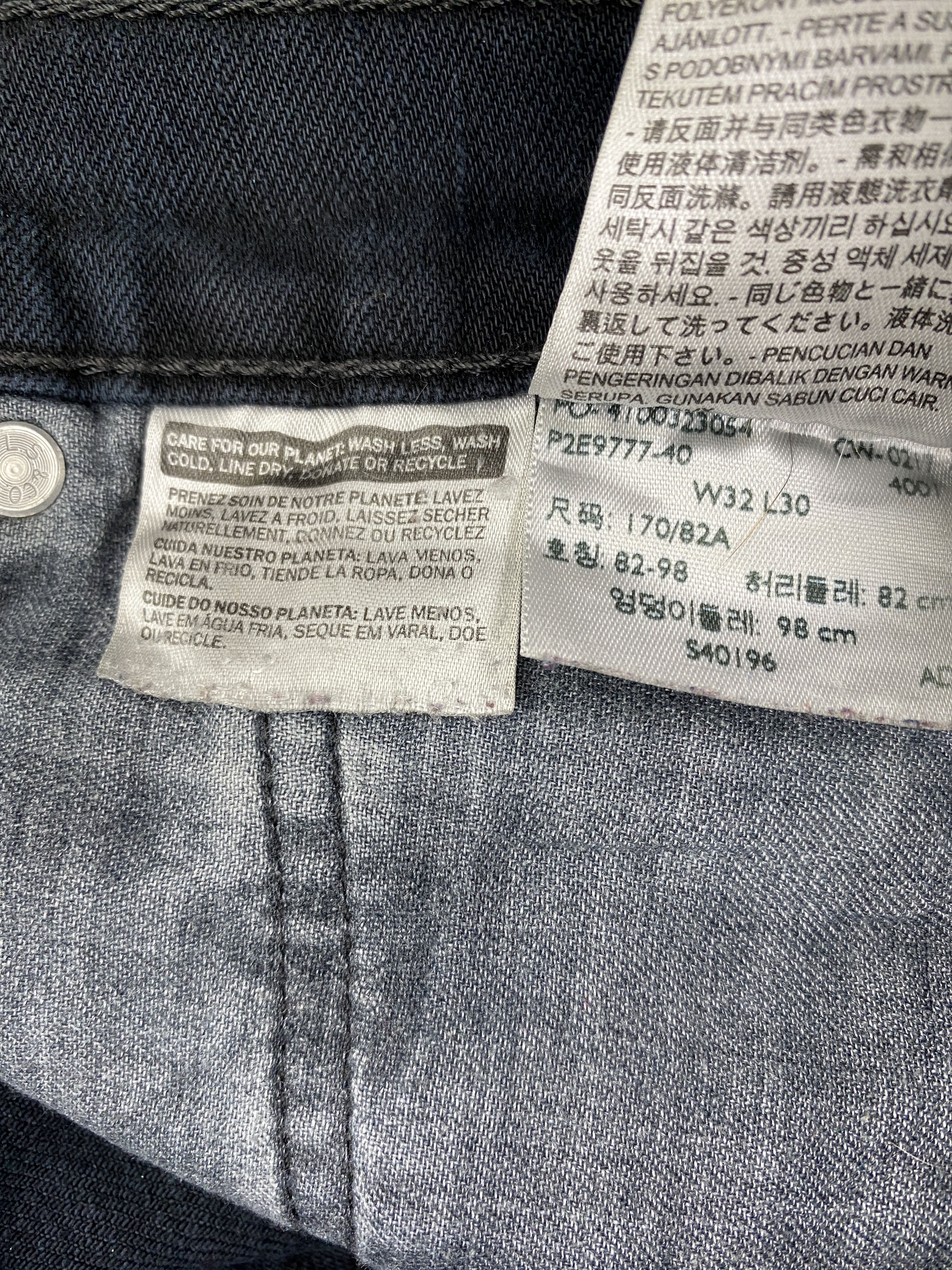 Levi's × Vintage Distressed Vintage Levis Faded Black Jeans Size US 33 - 9 Thumbnail