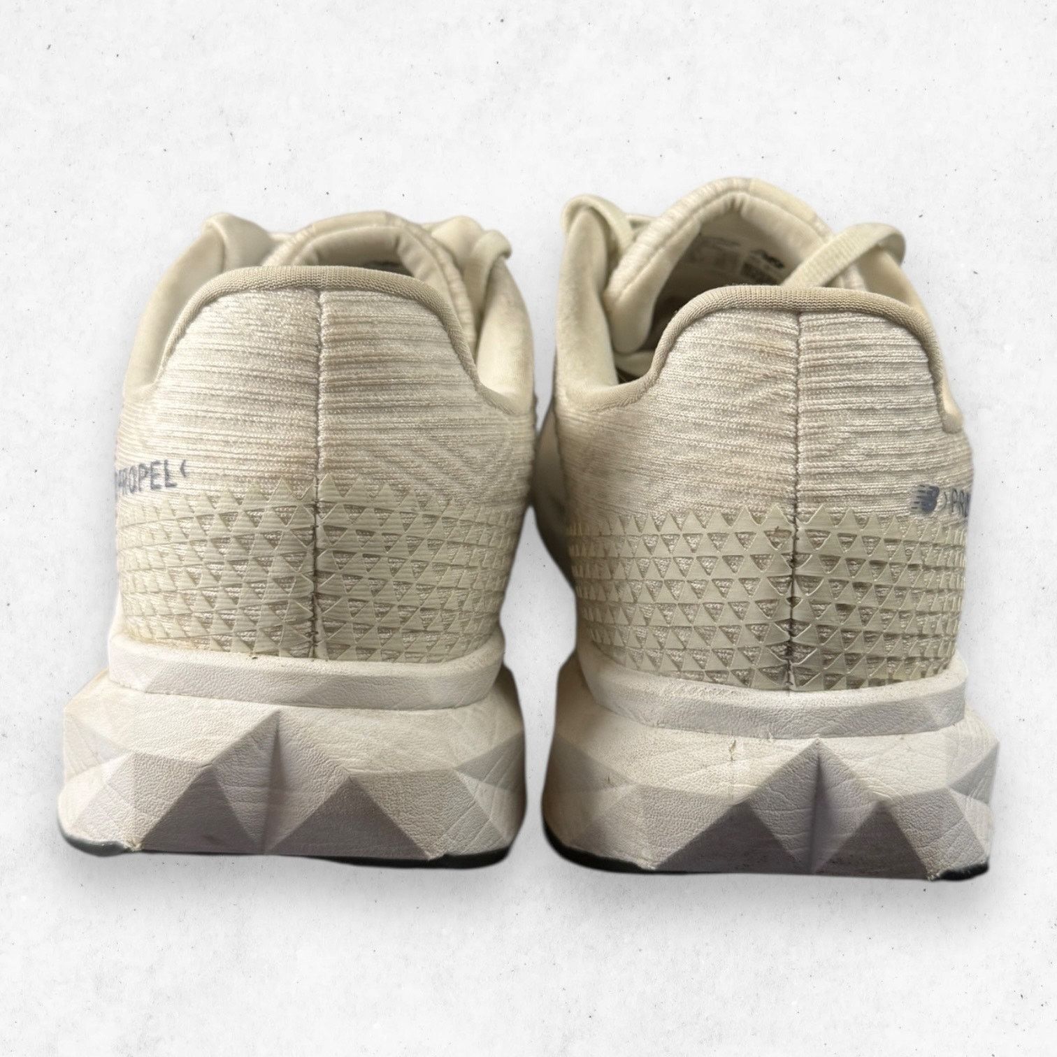 New Balance New Balance FuelCell Propel V5 B Med White/Grey Women's 10 Size US 10 / IT 40 - 10 Thumbnail