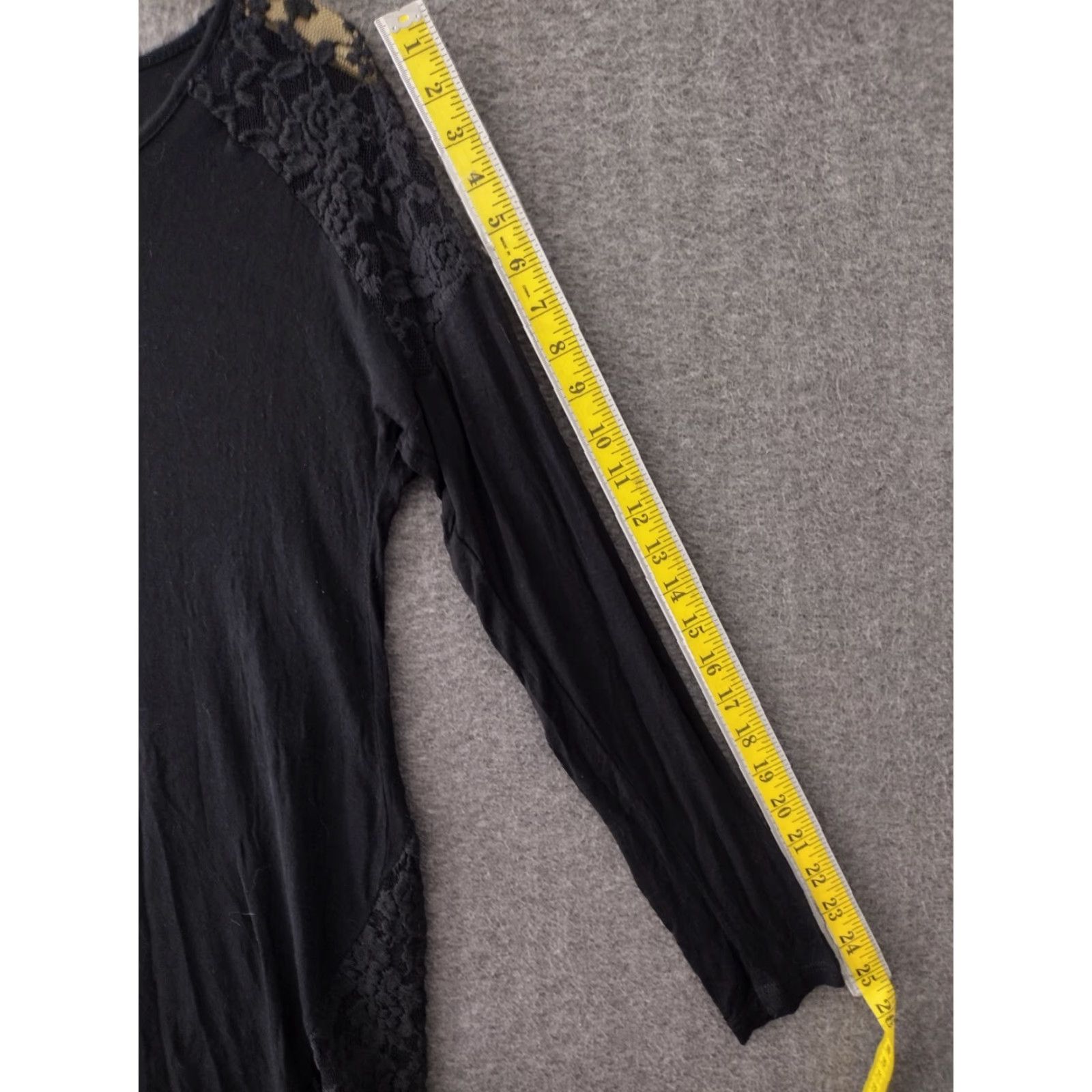Vintage VINTAGE Abound Lace Top M Black Long Sleeve Scoop Neck High-Low Hem Raglan Sleeve 90s Womens Shirt Size M / US 6-8 / IT 42-44 - 5 Thumbnail