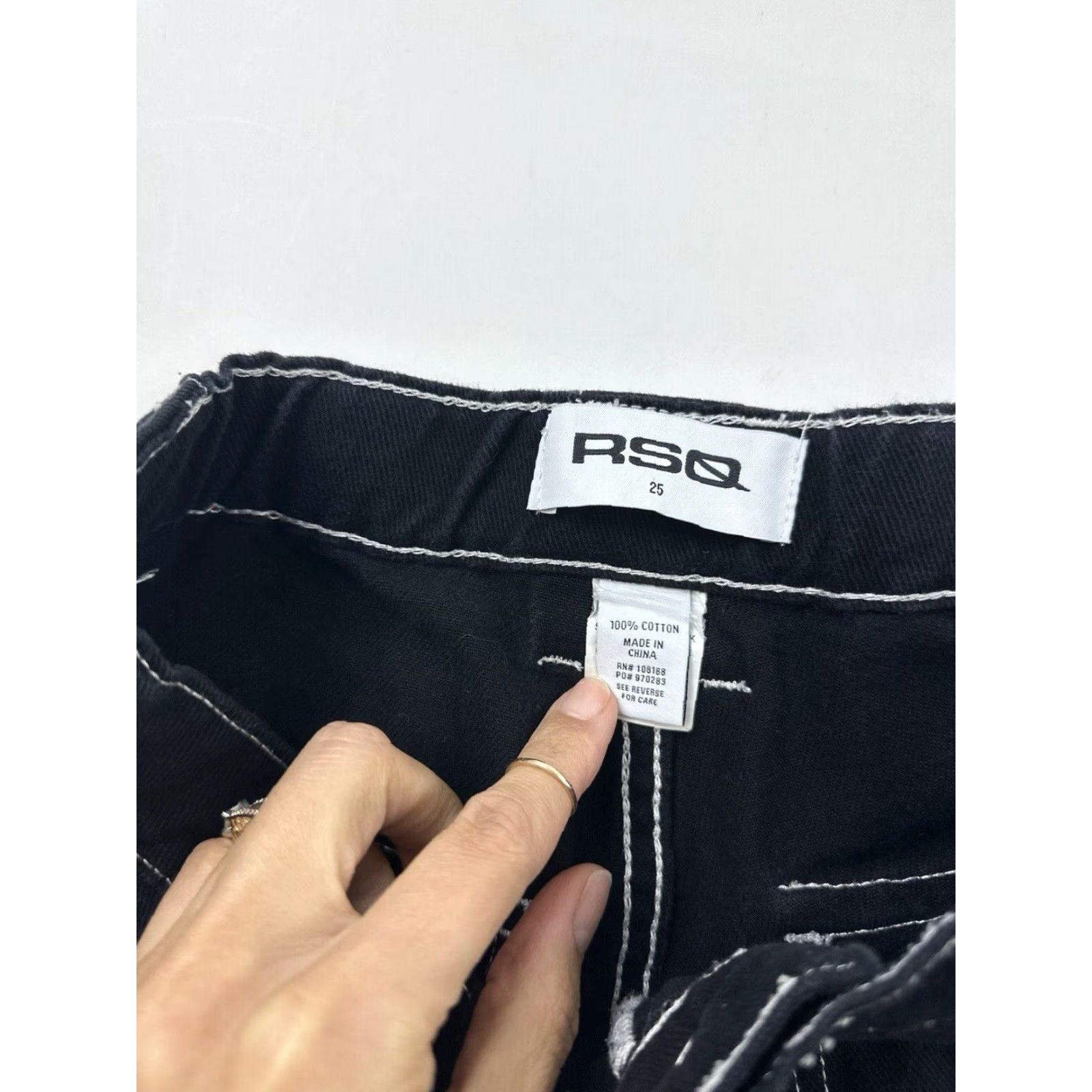 Rsq RSQ Pants Women Cargo Black 25 Wide-Leg Cotton Canvas Baggy Tilly’s RSQ Pants Women’s 25 Black Cargo Baggy Size 42" / US 20 - 6 Thumbnail