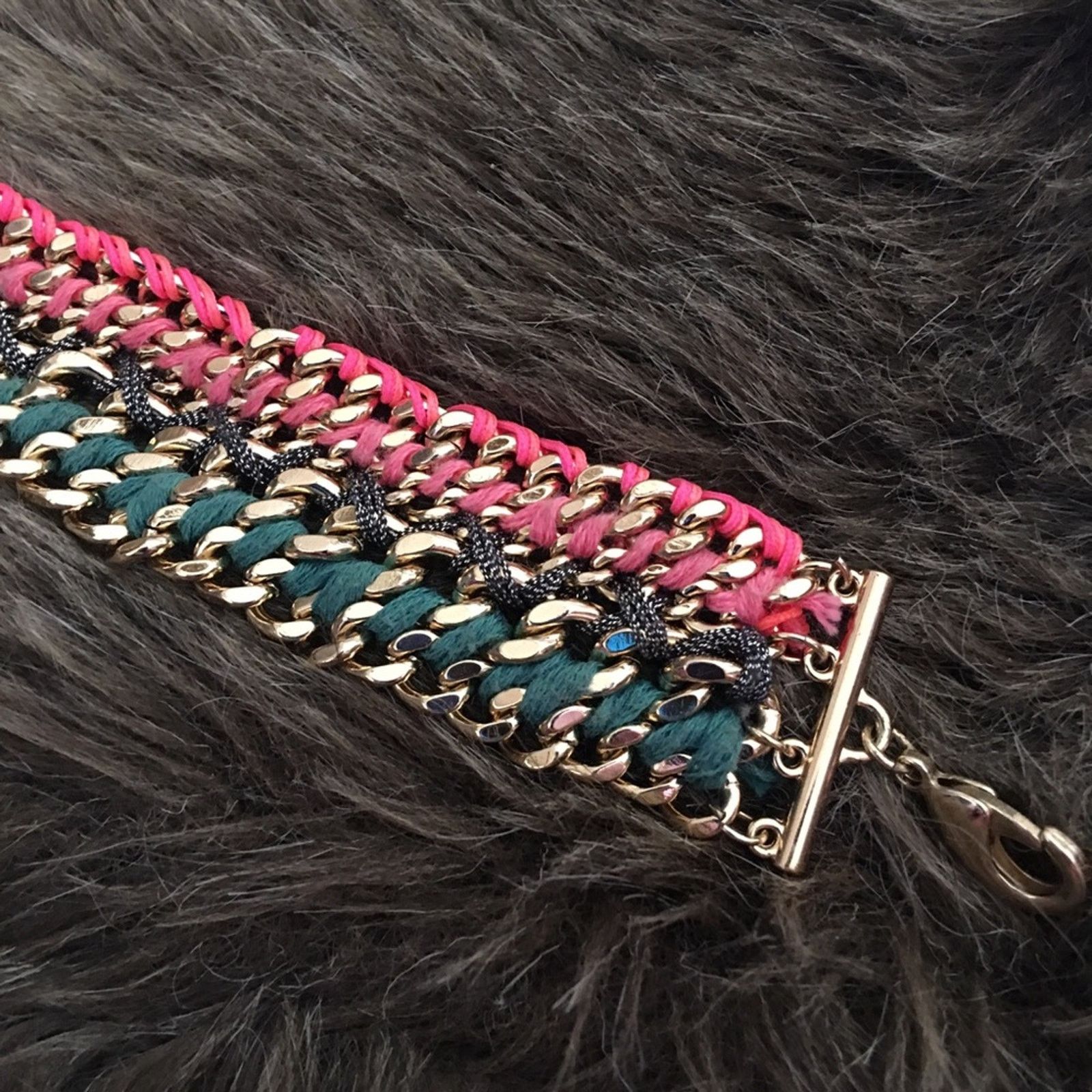 Jewelry Ribbon woven gold tone chain bracelet wing charm Size ONE SIZE - 6 Thumbnail