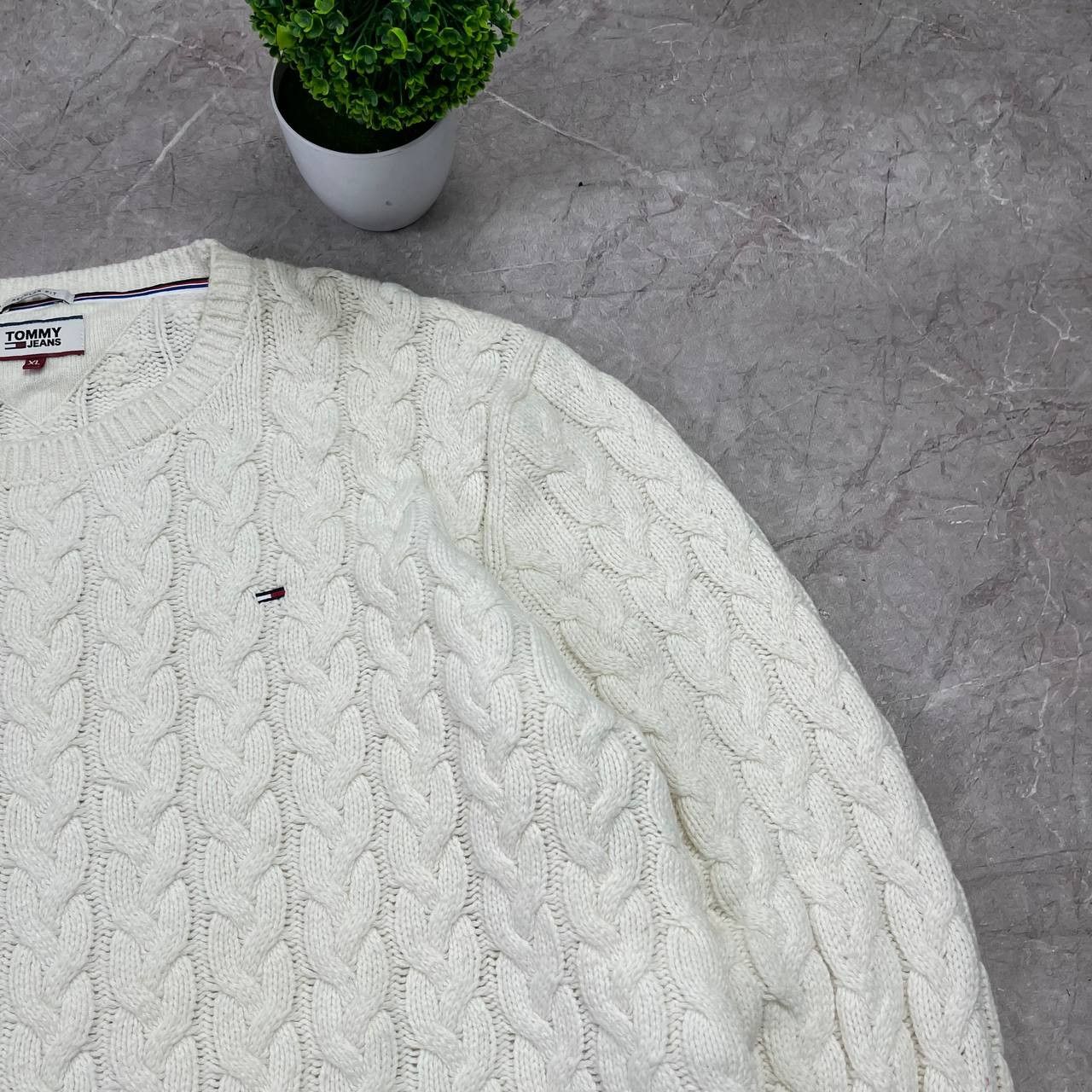 Tommy Hilfiger Mens Regular Fit Tommy Jeans Sweater Knitwear Jumper Size XL Size US XL / EU 56 / 4 - 2 Thumbnail