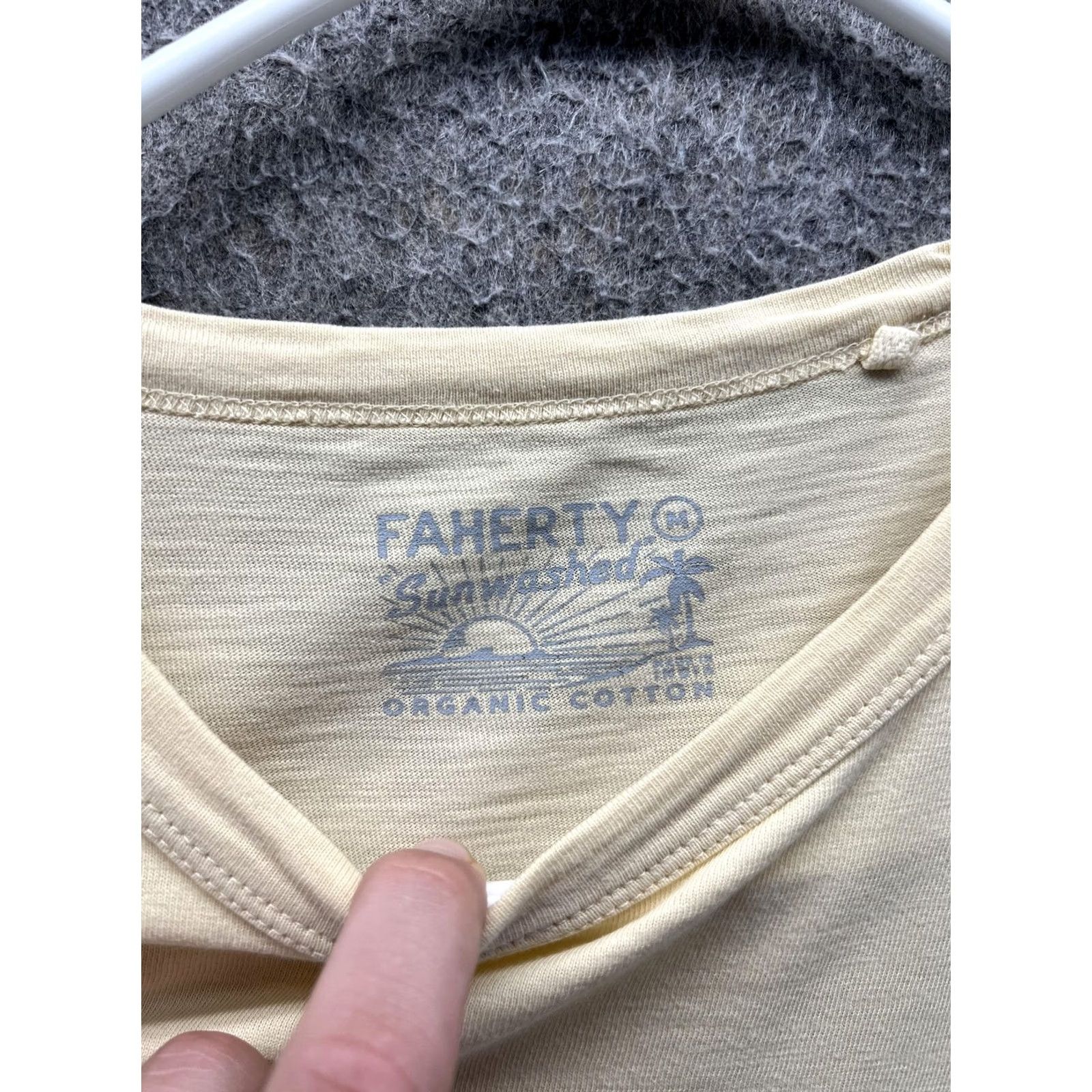Faherty Faherty Shirt Mens M Beige Sunwashed Organic Cotton Pocket Tee Tagless Soft Size US M / EU 48-50 / 2 - 3 Thumbnail