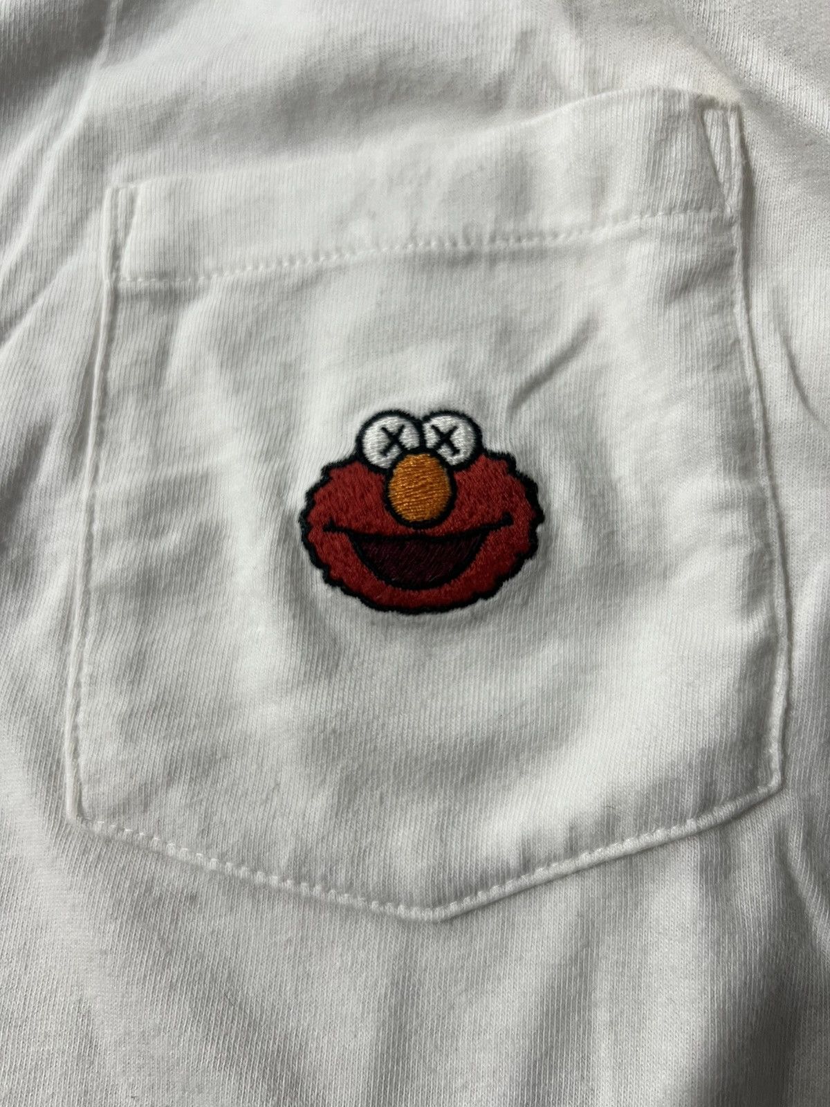 Kaws × Uniqlo T-shirt Uniqlo X Kaws X Sesame Street Size US L / EU 52-54 / 3 - 2 Thumbnail