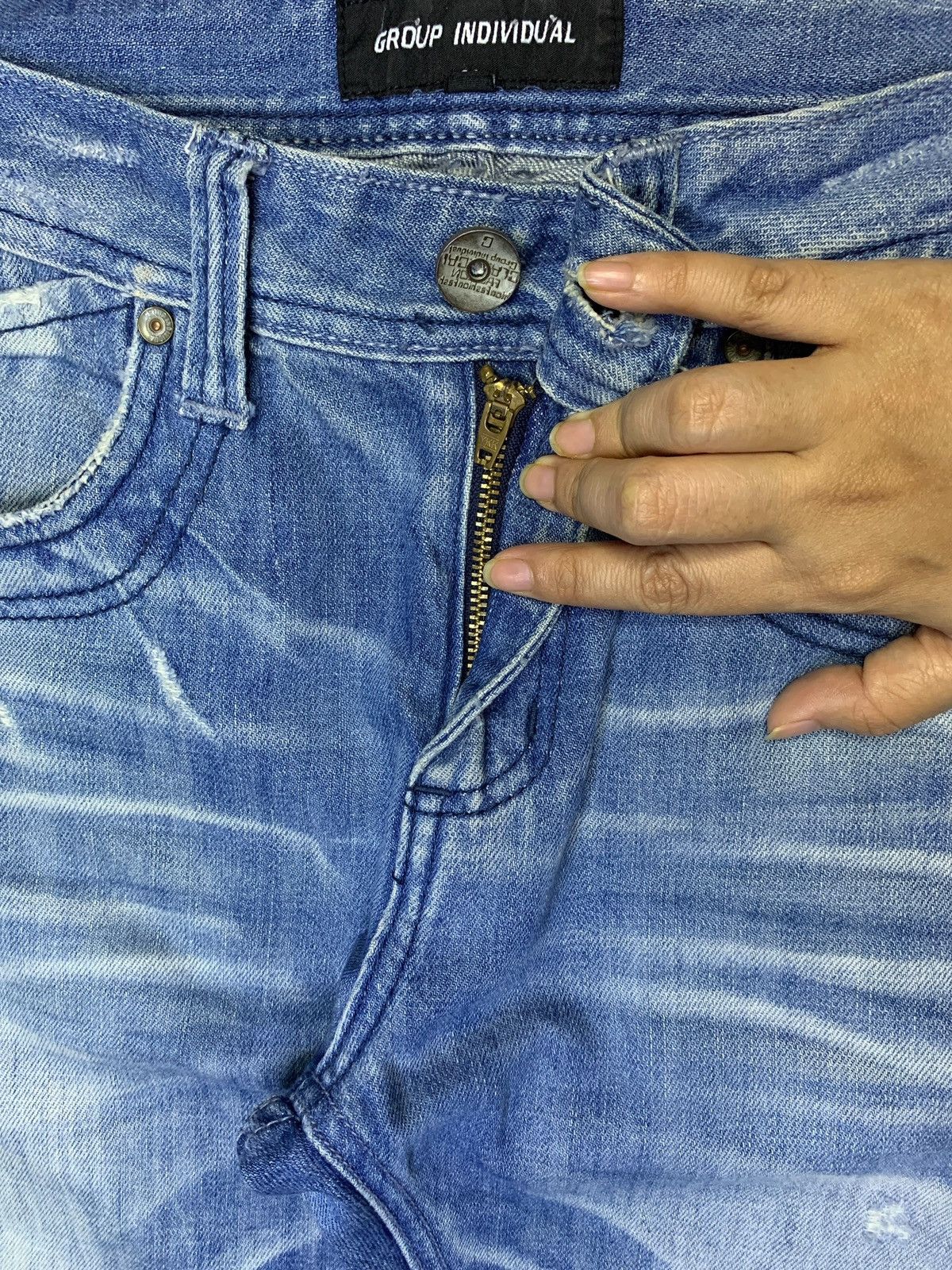 Japanese Brand Vintage Japanese Brand Faded Acid Wash Loose Jeans Size US 33 - 3 Thumbnail