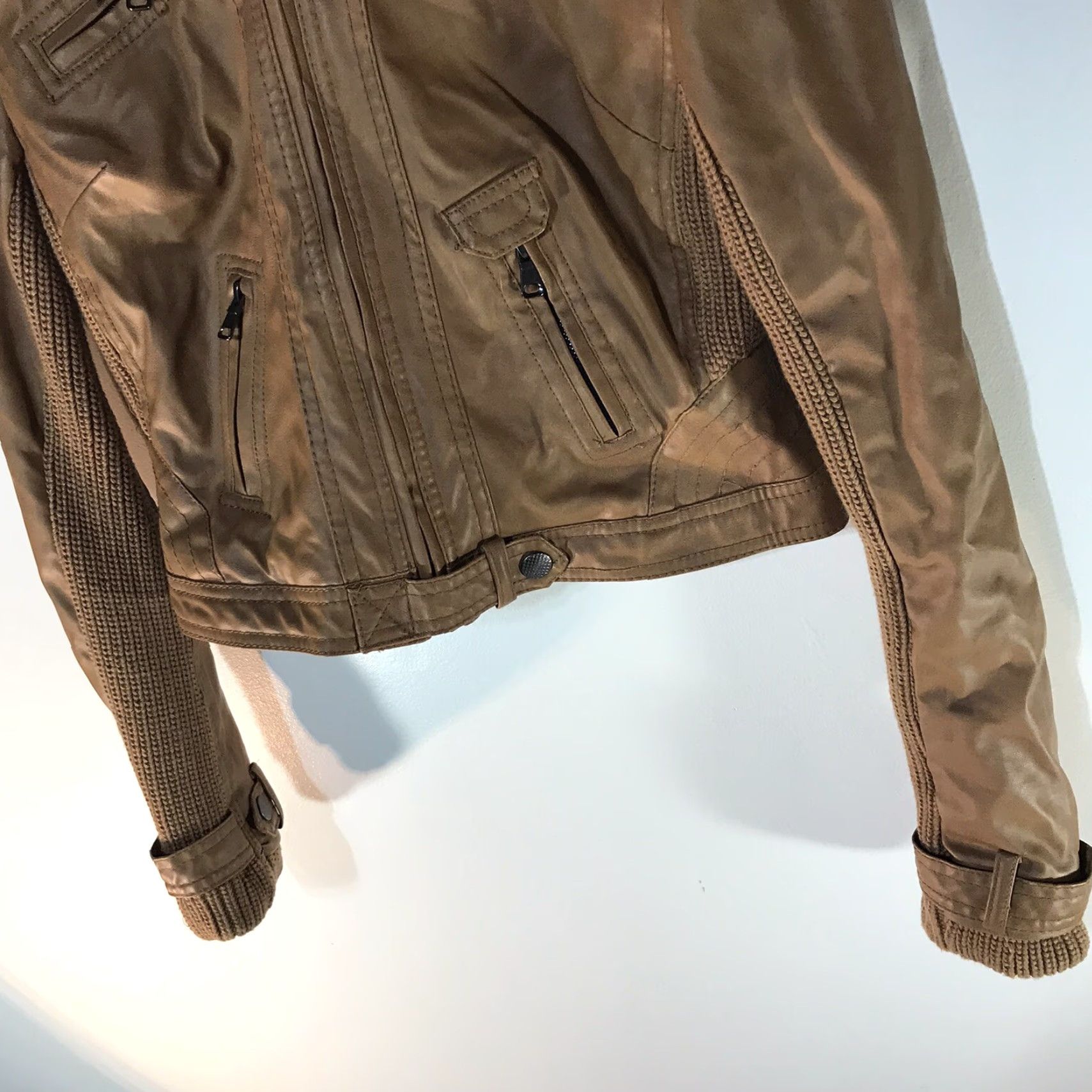 Camel Ci Sono By Cavalini Camel 100% Vegan Leather Cropped Moto Jacket Womens Size M Size M / US 6-8 / IT 42-44 - 3 Thumbnail