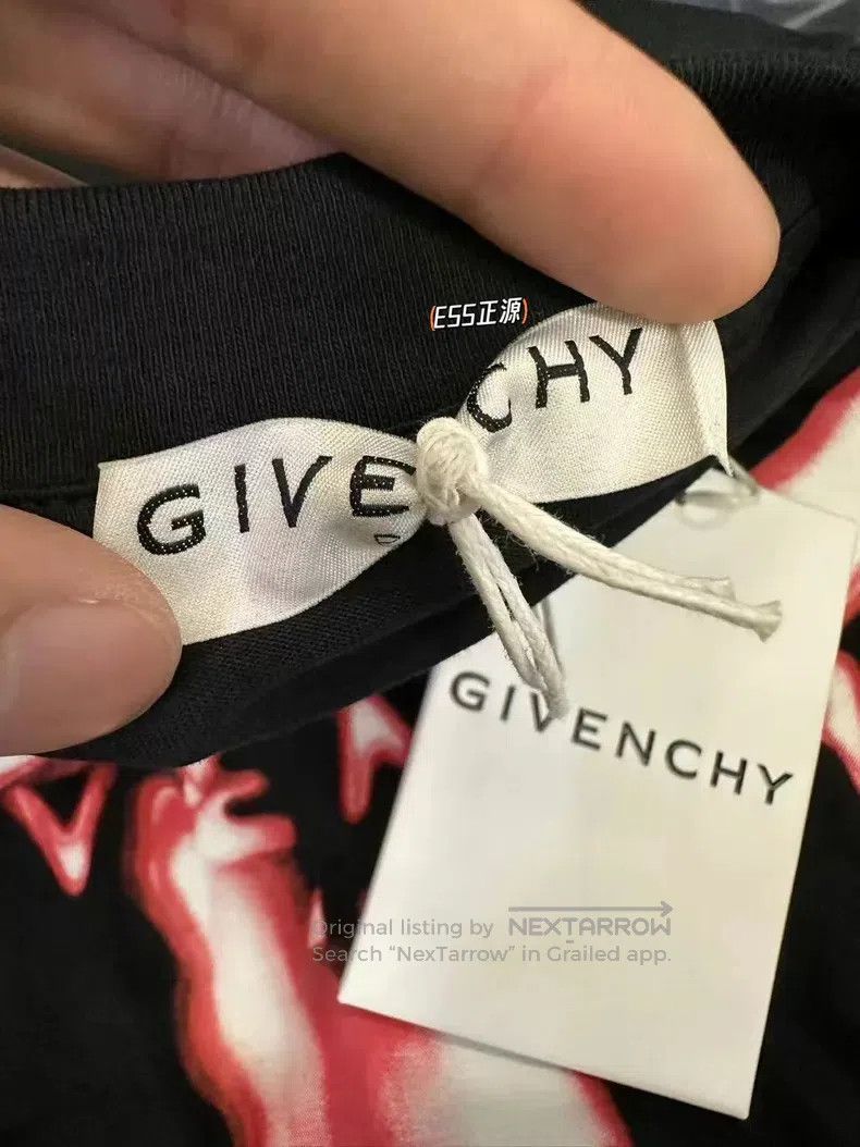 Givenchy Givenchy Shark Short Sleeve Size US S / EU 44-46 / 1 - 8 Thumbnail