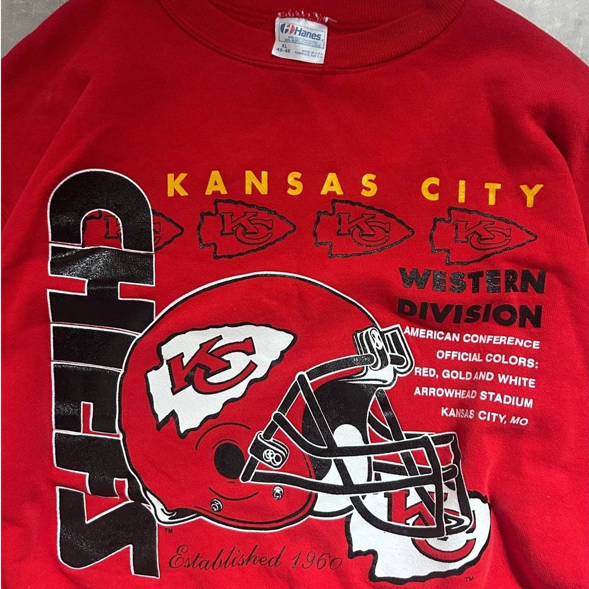 Hanes 90s Vintage Kansas City Chiefs Helmet Red Crewneck Size XL Size US XL / EU 56 / 4 - 2 Thumbnail
