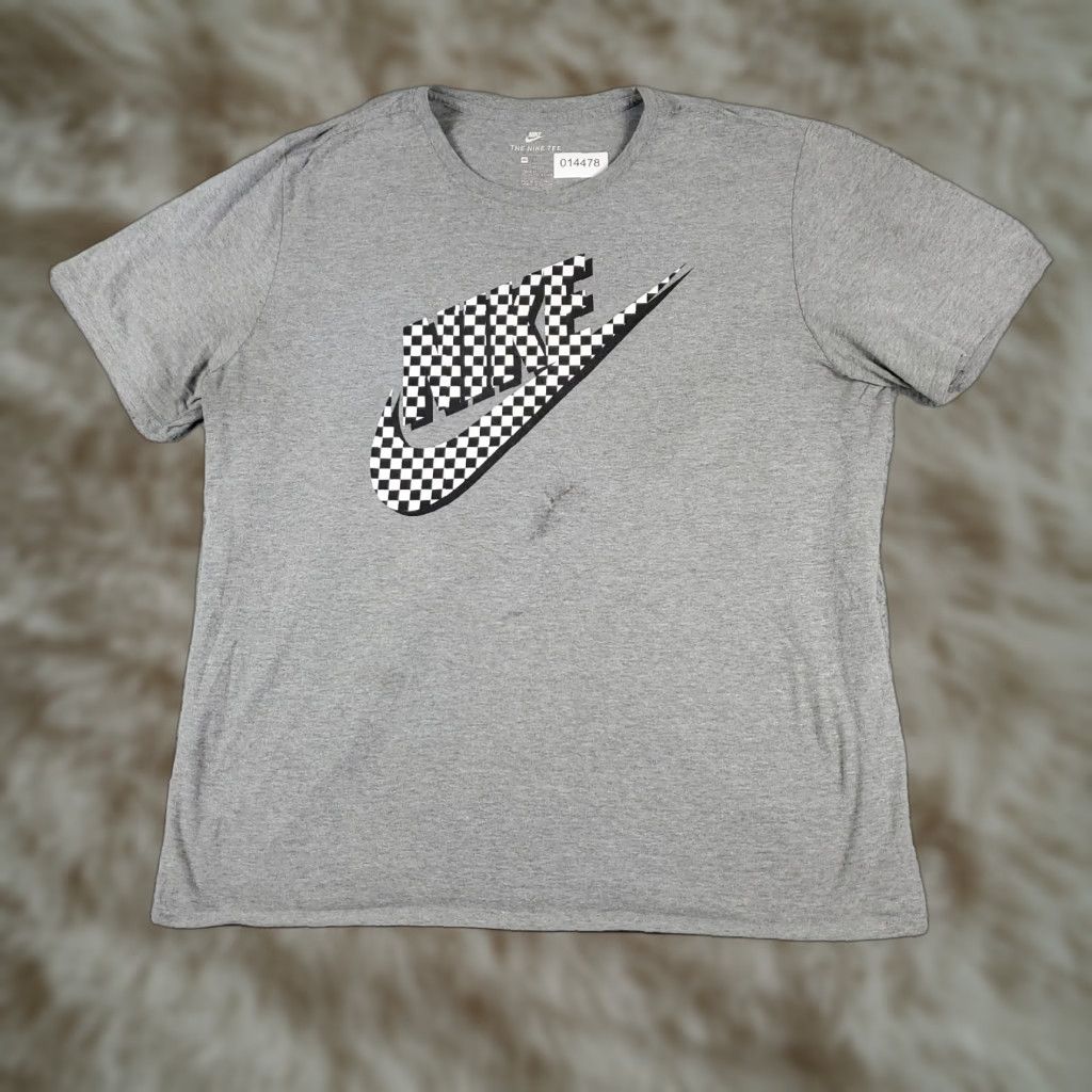 Nike VINTAGE Nike Center Swoosh Gray Short Sleeve T-Shirt Adult 2XL Gray Logo Cotton Blend Crew Neck 90s Sports Theme Mens Size US XXL / EU 58 / 5 - 1 Thumbnail