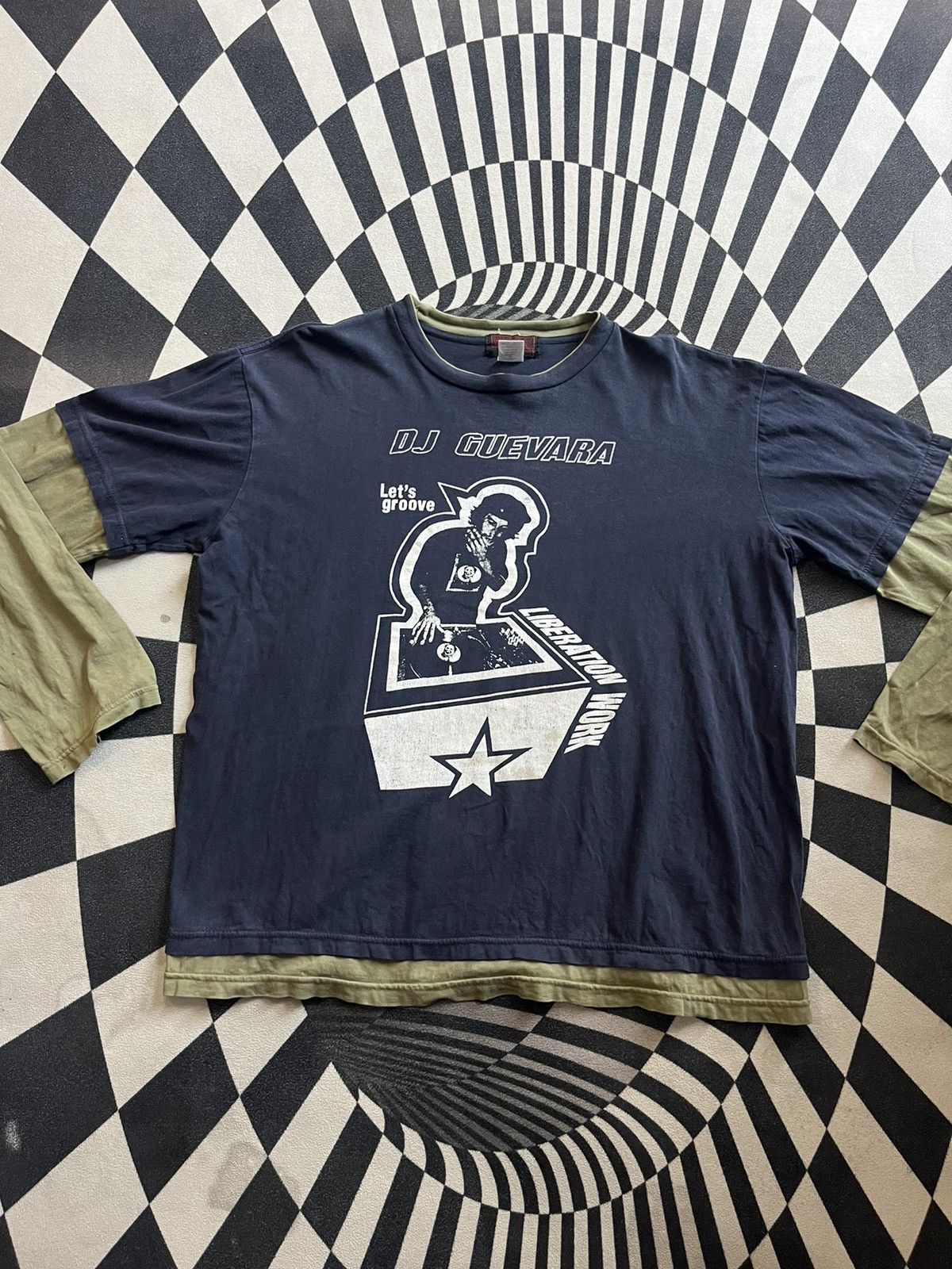 Vintage Vintage DJ GUEVARA Let’s groove By Liberation Work 00’s Y2K Size US L / EU 52-54 / 3 - 3 Thumbnail