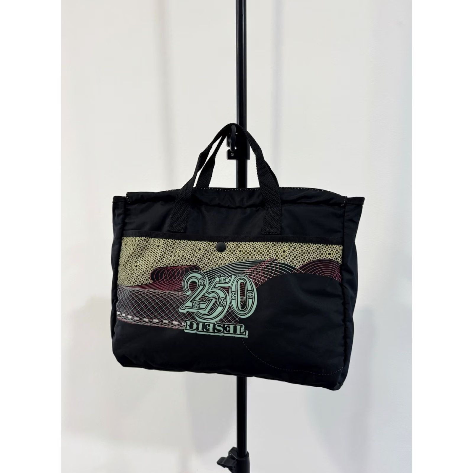 Diesel VINTAGE Diesel Y2K Nylon Big Logo Reversible Tote Woman Bags Small Beige/Black Diesel Brand 90s City Designer Handbag Womens Size ONE SIZE - 4 Thumbnail