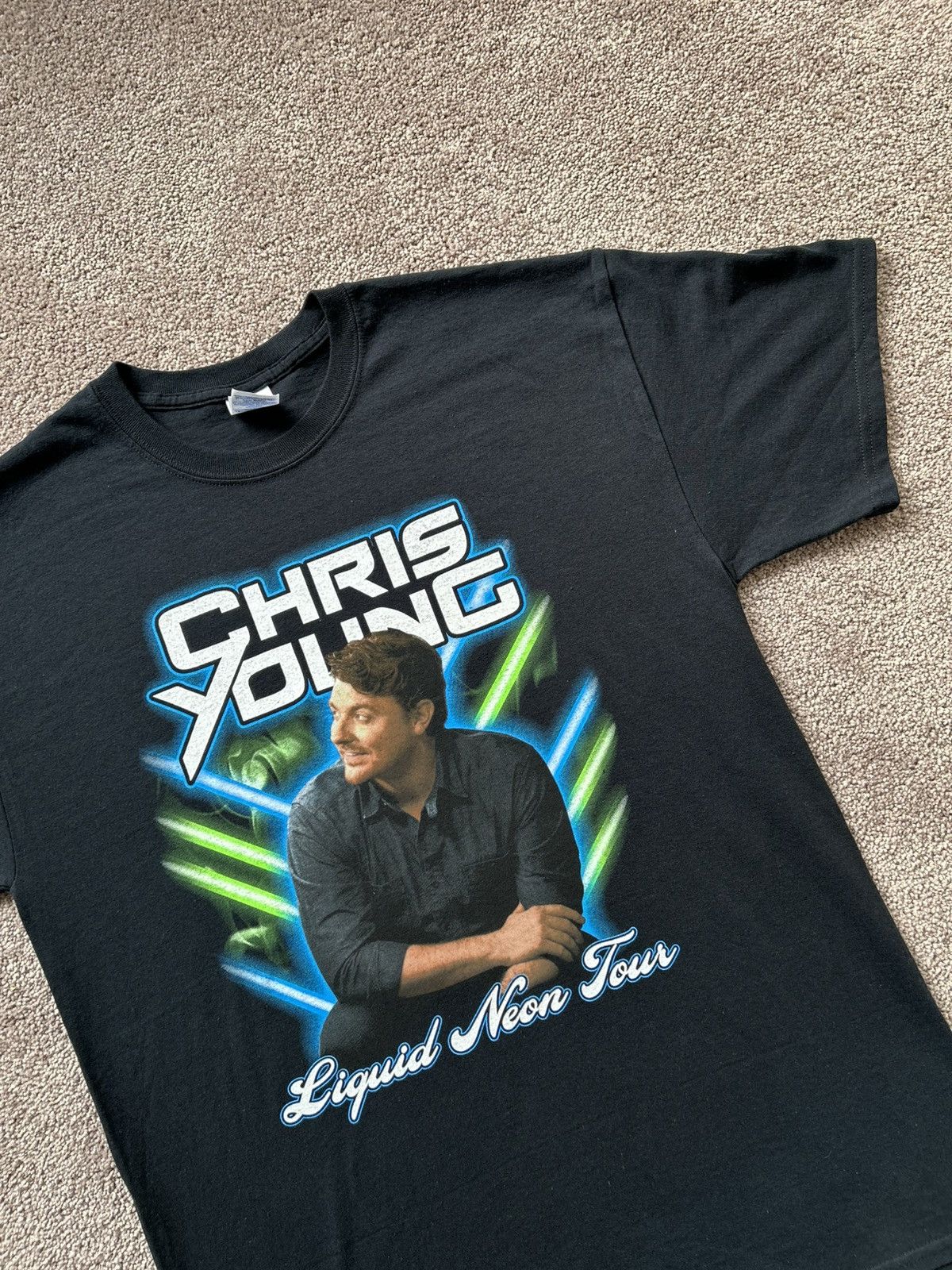Band Tees × Vintage Chris Young Liquid Neon Tour Tee Size US L / EU 52-54 / 3 - 2 Thumbnail