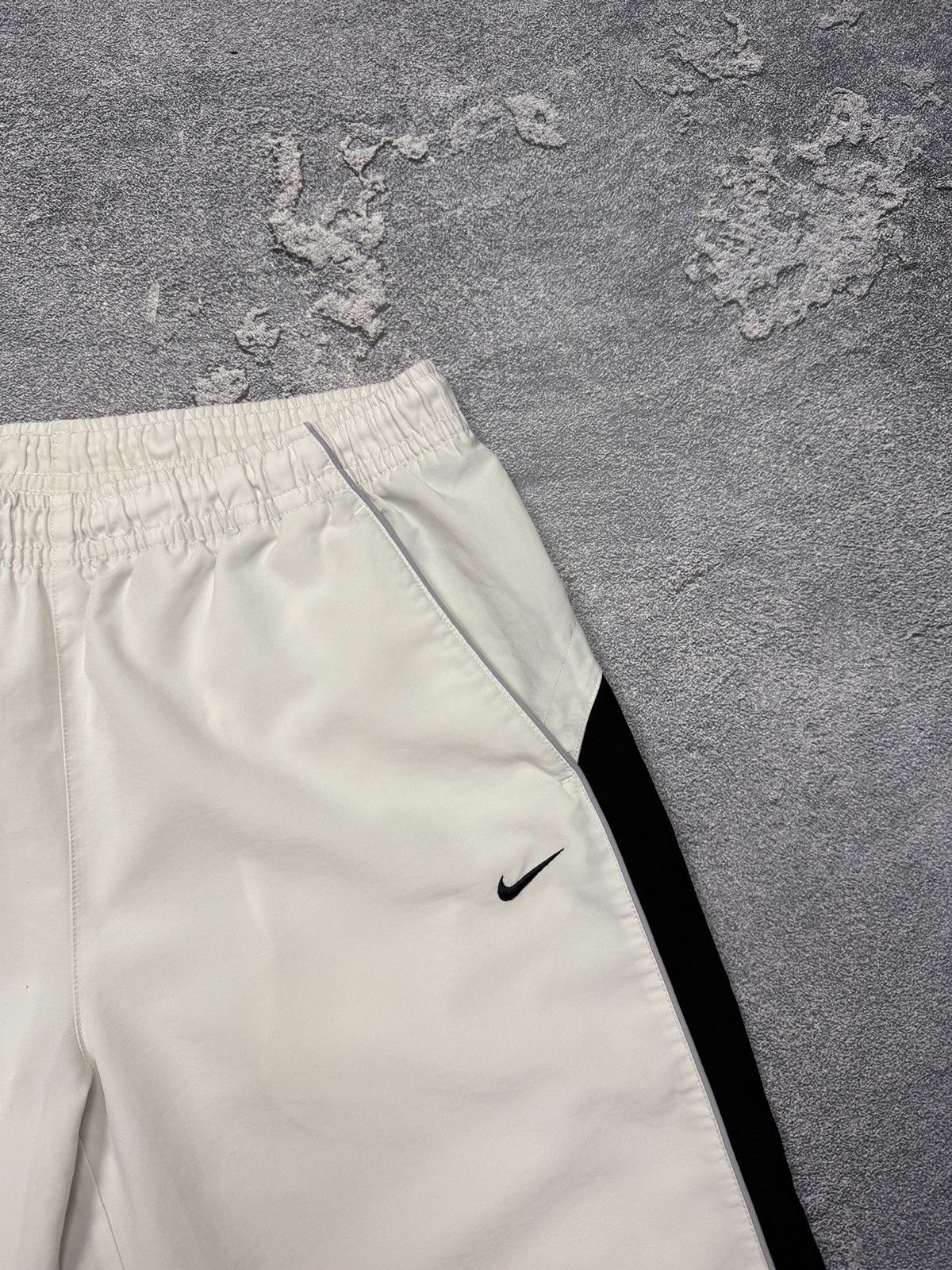 Nike × Vintage Vintage Nike White Shorts Y2K Streetwear Size M Size US 34 / EU 50 - 4 Thumbnail