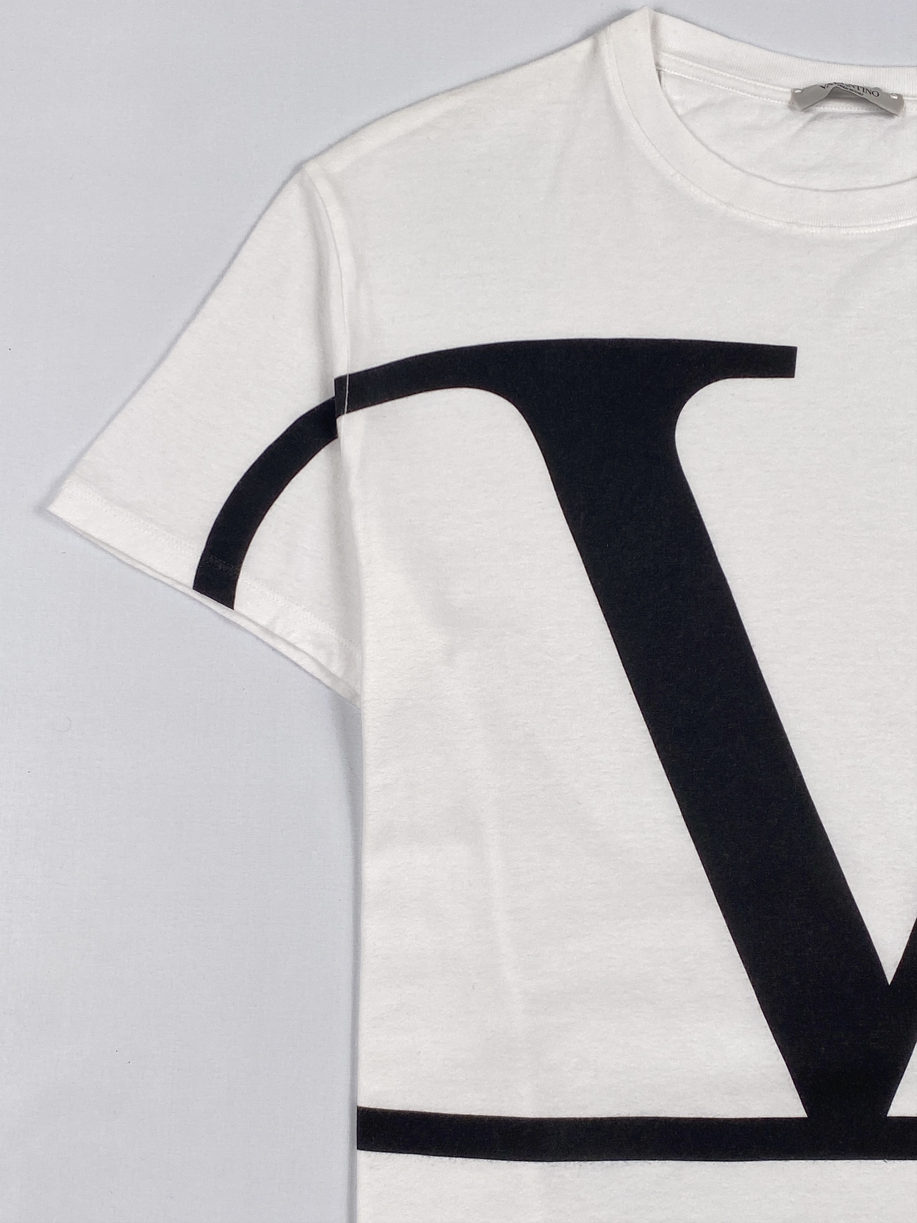 Valentino V Logo T-Shirt Size US L / EU 52-54 / 3 - 6 Thumbnail