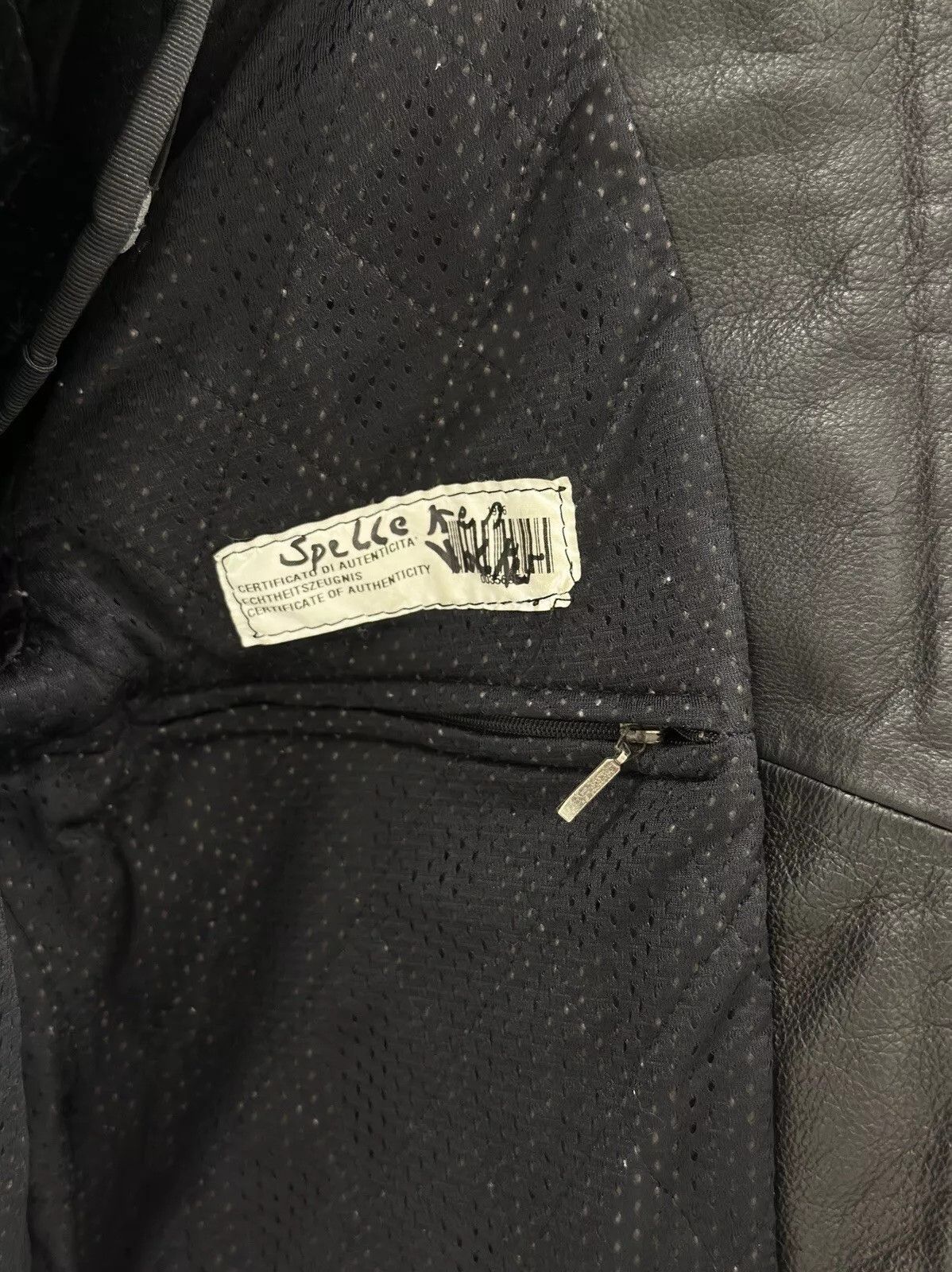 Dainese DAINESE MENS LEATHER MOTO JACKET MOTORCYCLE size 54 Size US L / EU 52-54 / 3 - 20 Thumbnail