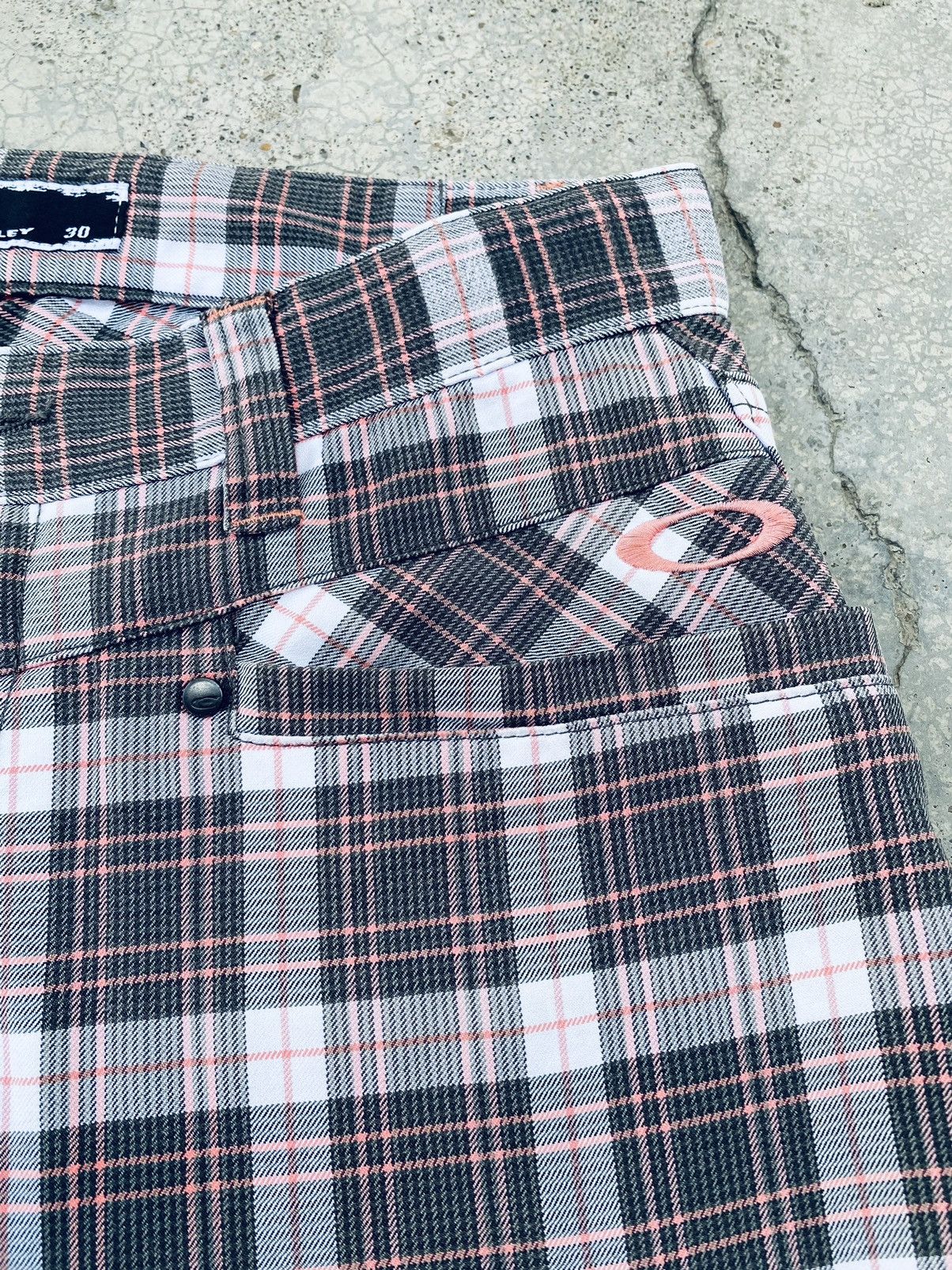 Oakley Vintage Oakley Plaid Cargo Pants Size US 30 / EU 46 - 8 Thumbnail
