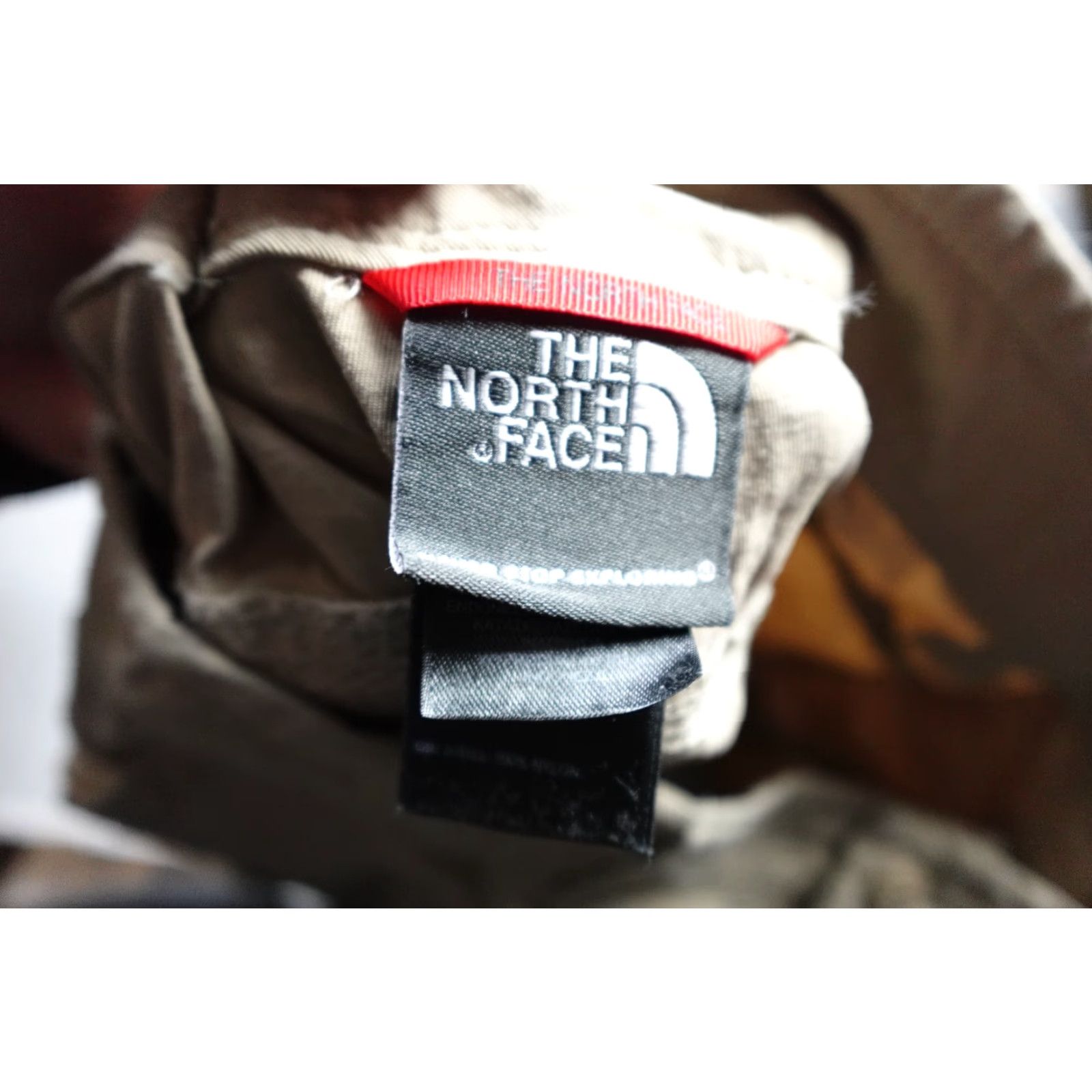 The North Face The North Face Men's Short 30 Beige Nylon Hiking Lightweight Cargo Pocket Outdoor style Athletic Modern Beige Size US 30 / EU 46 - 7 Thumbnail