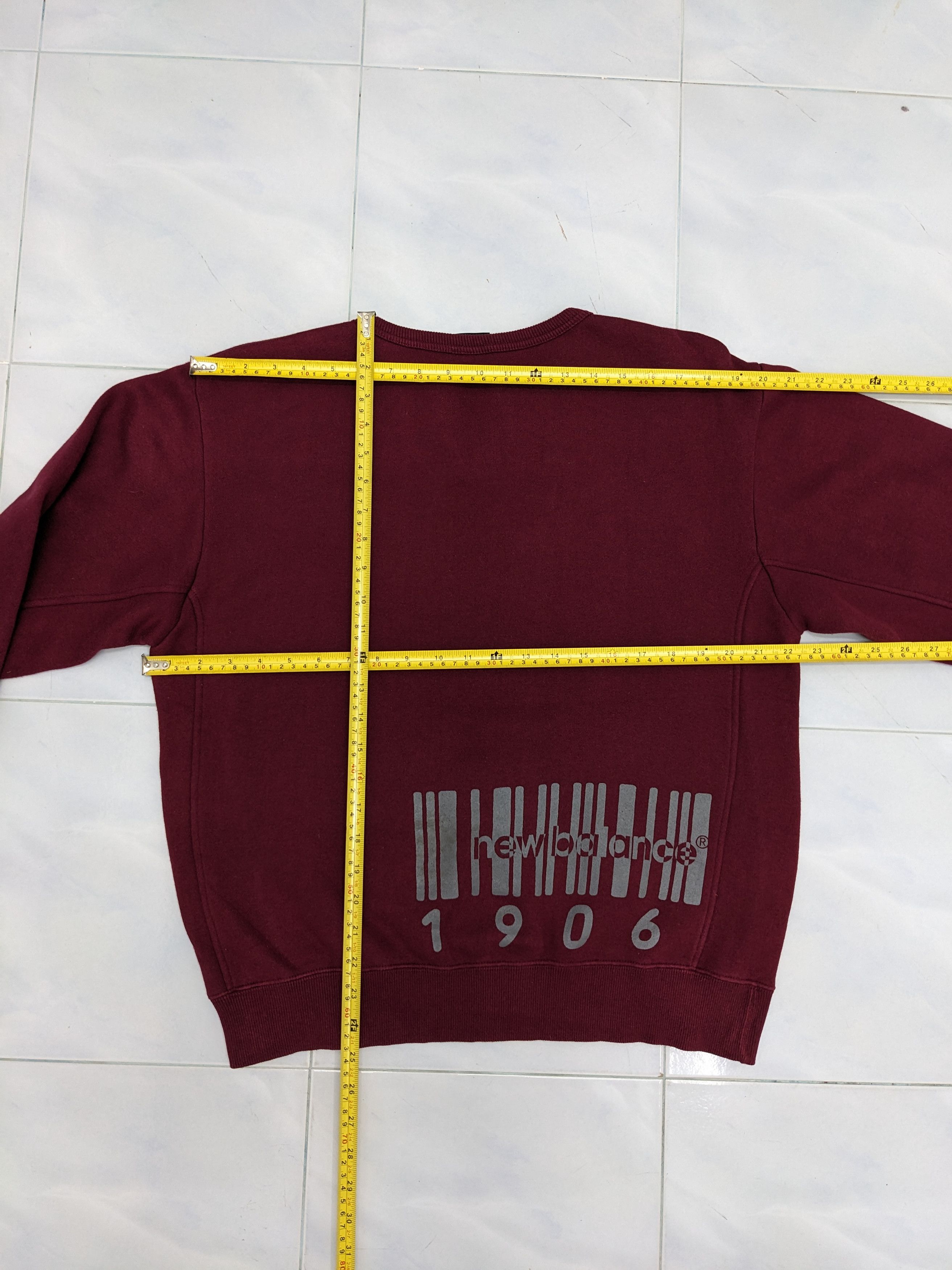 New Balance NEW BALANCE BARCODE DESIGN SWEATSHIRT Size US M / EU 48-50 / 2 - 9 Thumbnail
