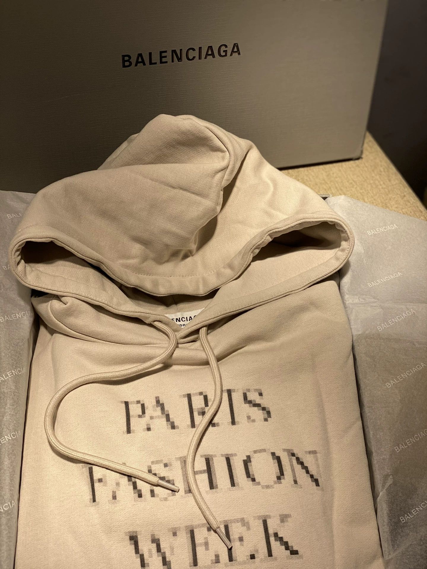 Balenciaga Balenciaga Paris Fashion Hoodie Size US M / EU 48-50 / 2 - 1 Thumbnail