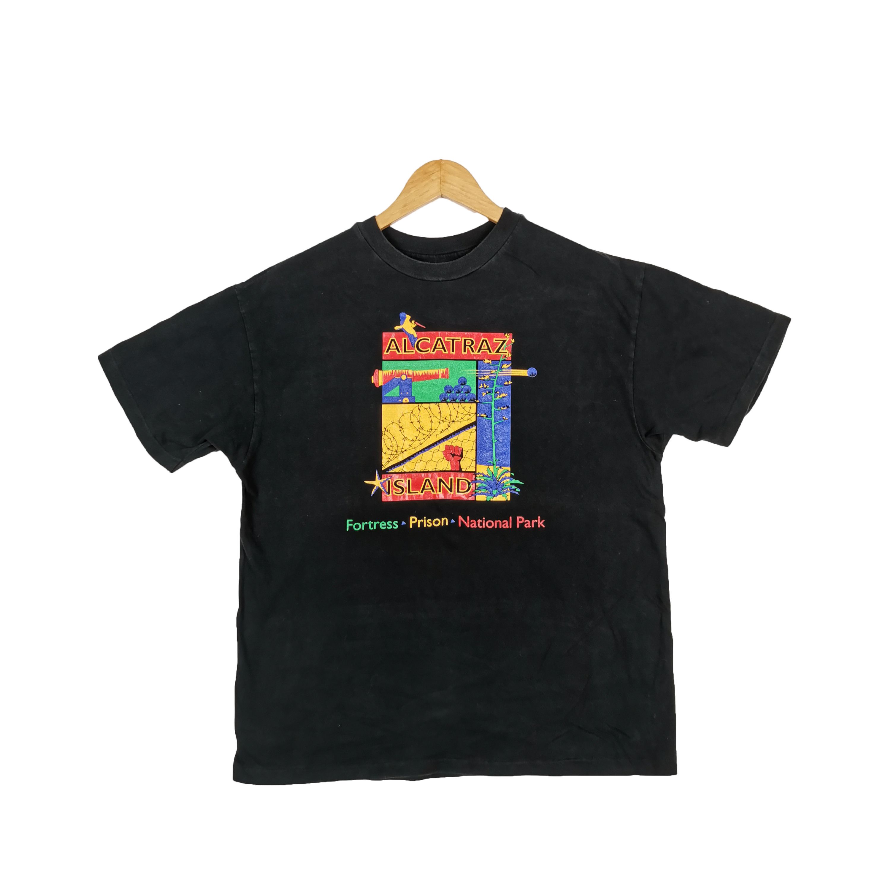 Vintage Vintage 90s Alcatraz Island T-Shirt | Fortress Prison Tee Size US L / EU 52-54 / 3 - 1 Thumbnail