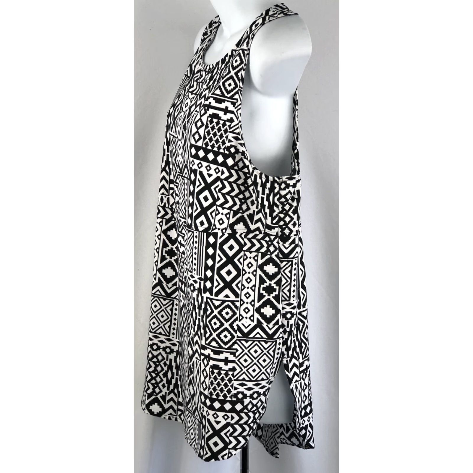 Faded Glory VINTAGE Faded Glory Sleeveless Tank Geometric Aztec Pleated Black White Boho Retro M Chest 36" 28" Polyester Womens Tank XS-XL Size M / US 6-8 / IT 42-44 - 2 Thumbnail