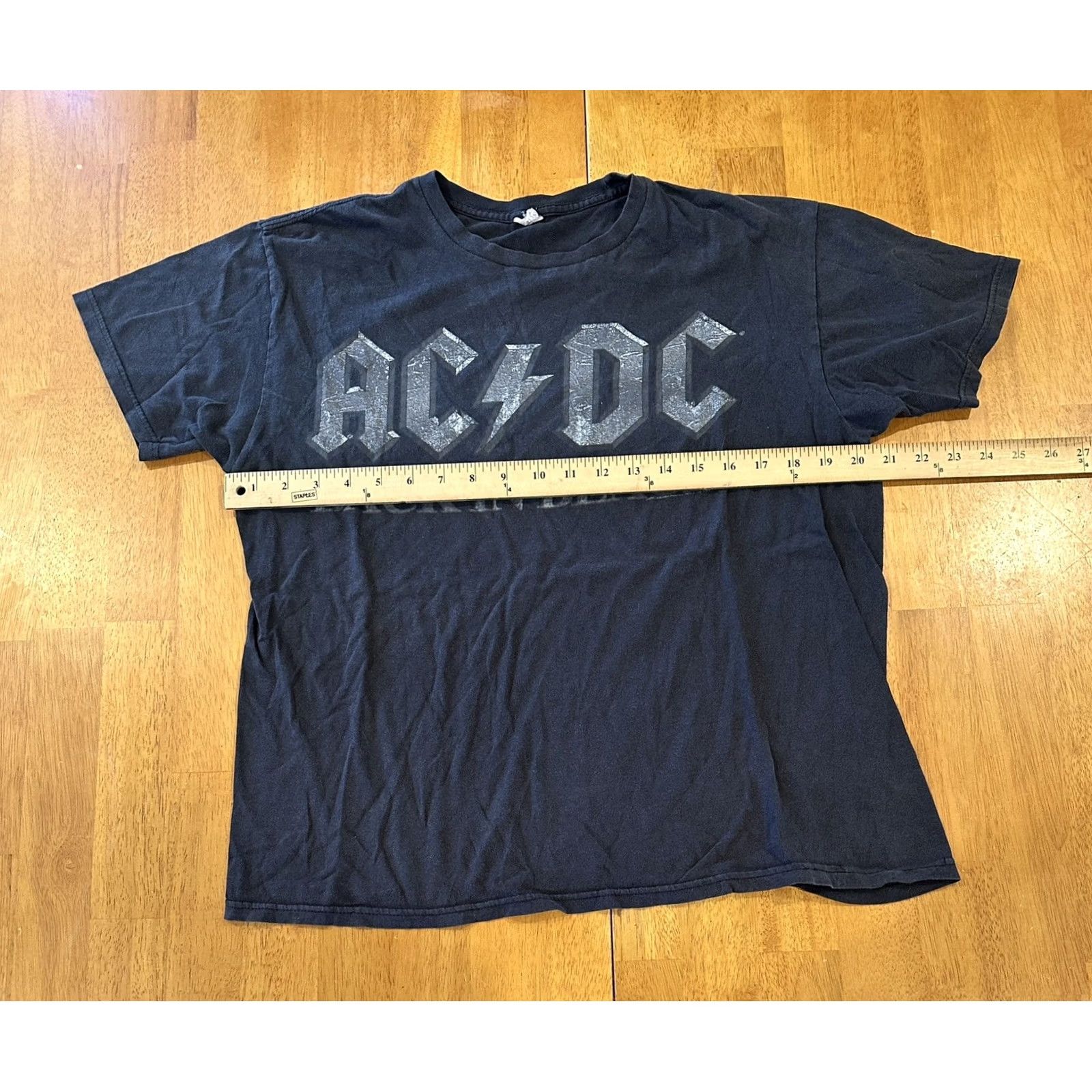 Vintage AC/DC Back In Black T Shirt Large 2008 Size US L / EU 52-54 / 3 - 4 Thumbnail