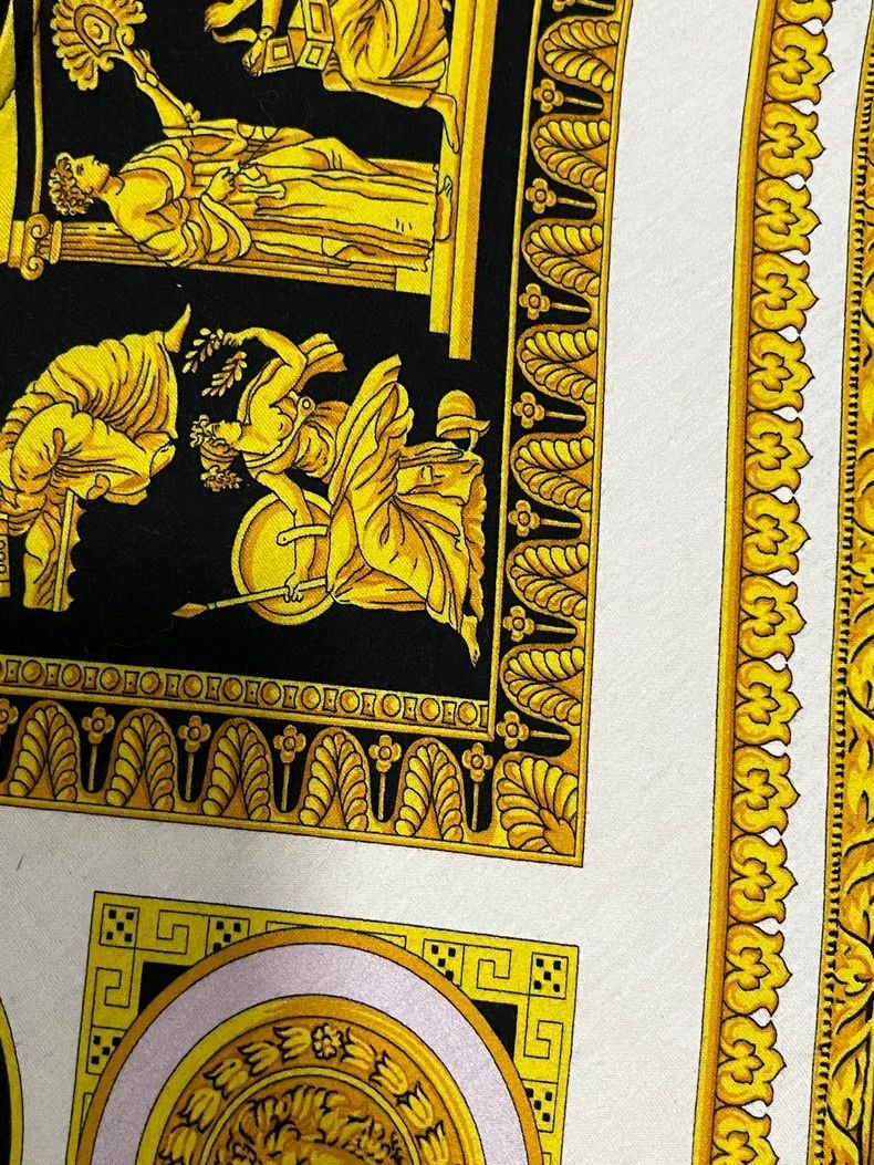 Versace Versace Printed T-shirts Size US XL / EU 56 / 4 - 8 Thumbnail