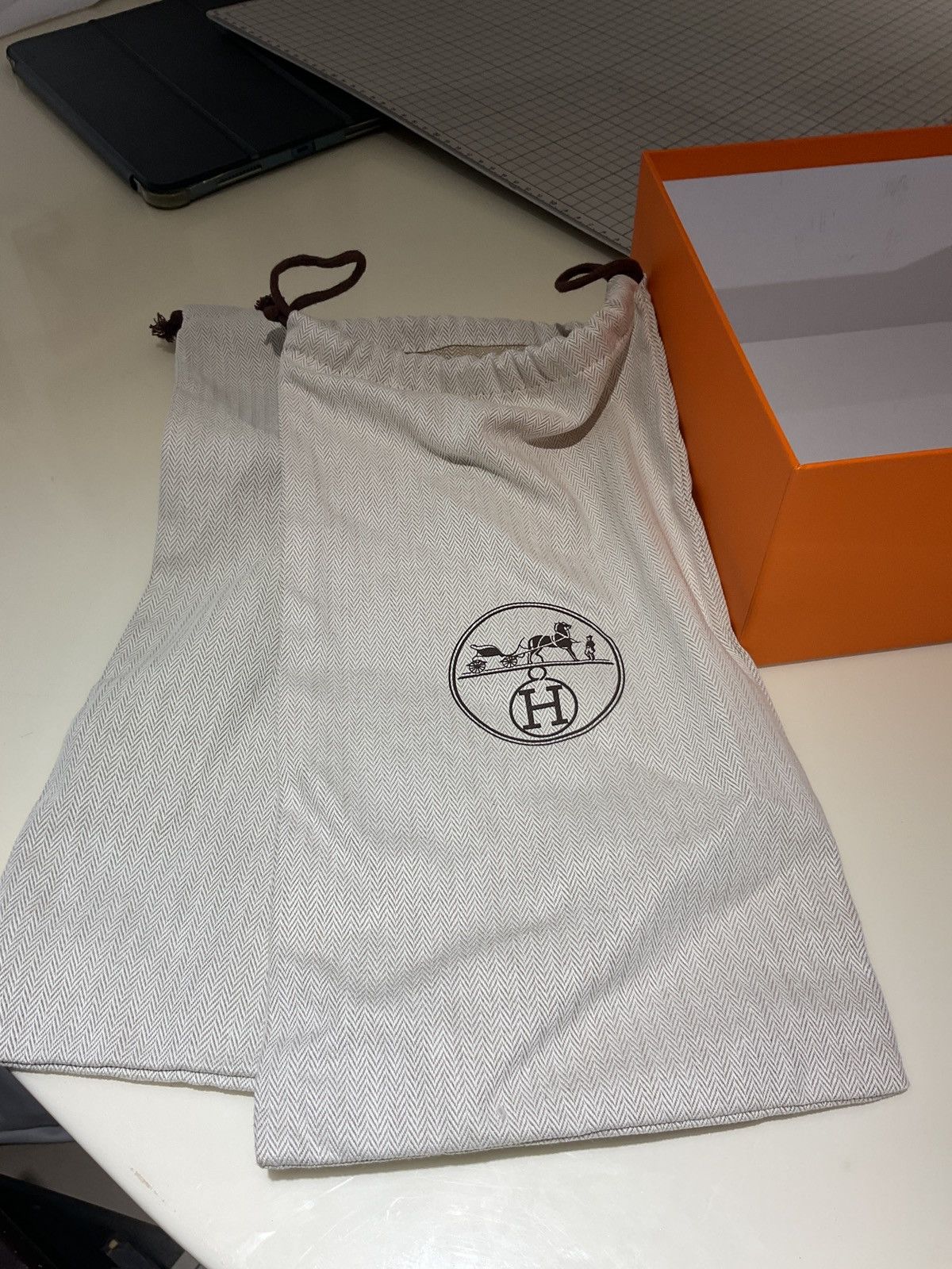 Hermes Hermes Quick Calfskin Leather H logo Sneakers Size 9.5 Size US 9.5 / EU 42-43 - 15 Thumbnail