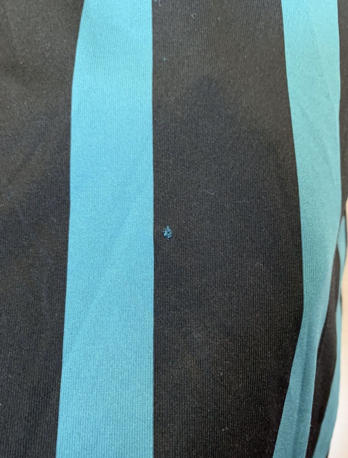 Under Armour SOUTHAMPTON UNDER ARMOUR 2017/2018 AWAY KIT SOCCER JERSEY Size US S / EU 44-46 / 1 - 4 Thumbnail