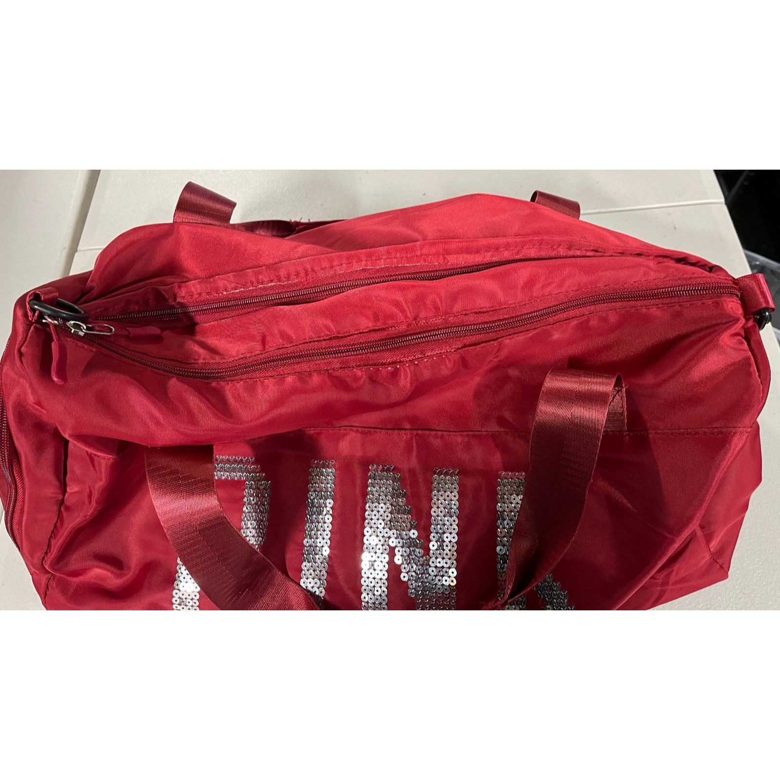 Victoria's Secret Victoria’s Secret PINK Sequin Duffel Gym Bag Waterproof Size ONE SIZE - 8 Thumbnail
