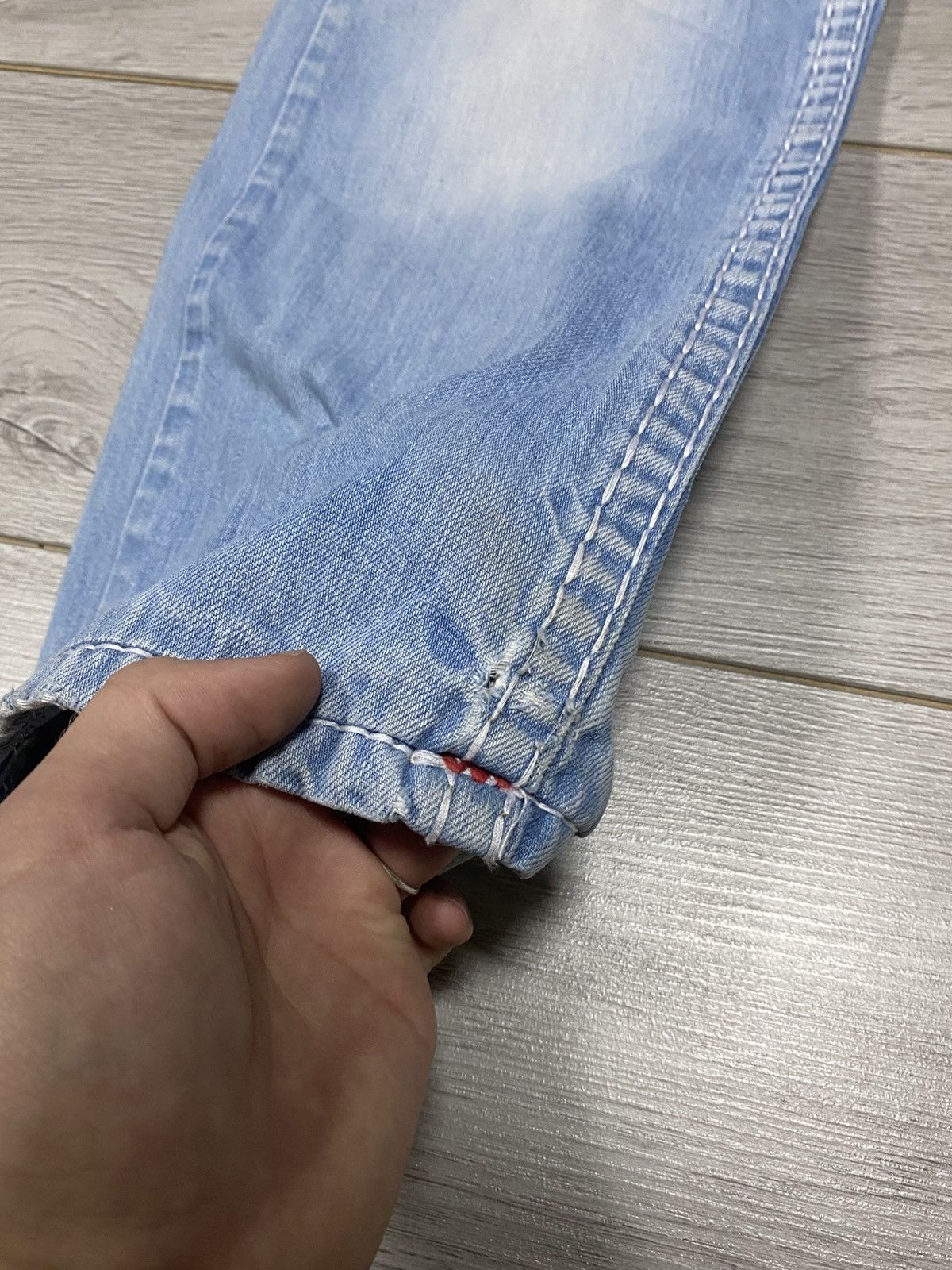 True Religion True Religion horse shoes distressed vintage jeans stitched Size US 31 - 13 Thumbnail