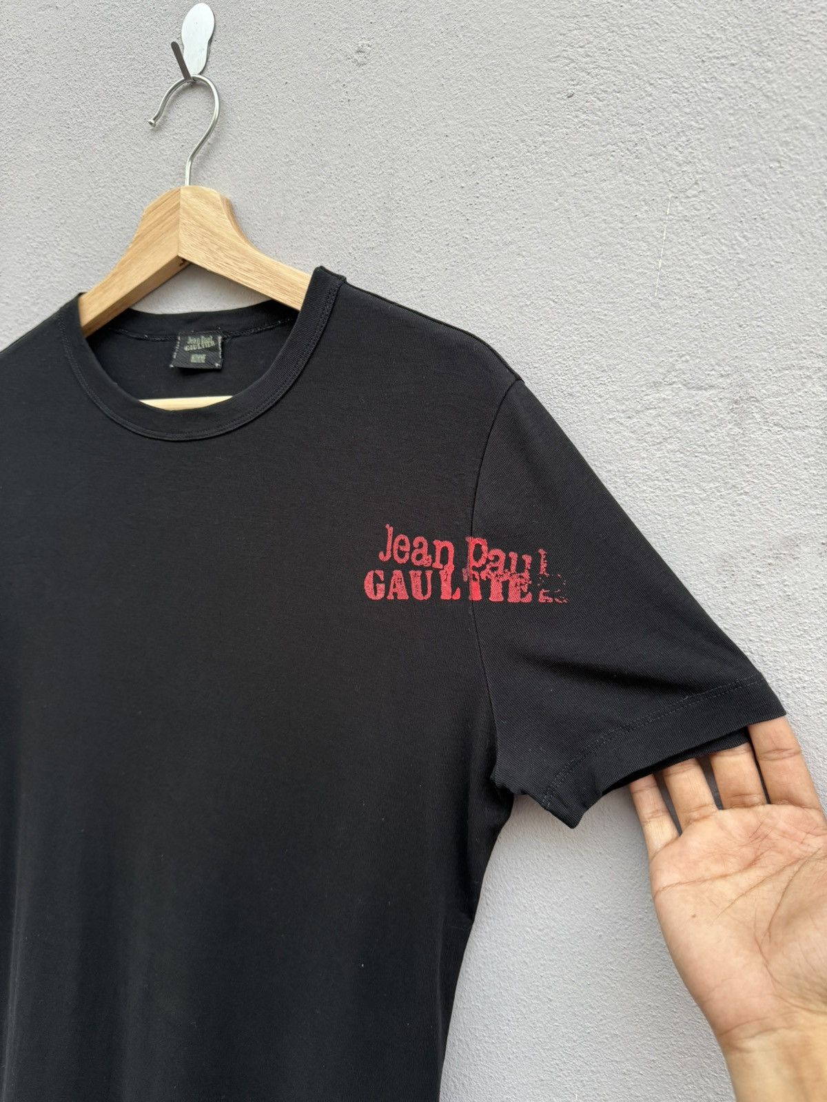 Jean Paul Gaultier Vintage JEAN PAUL GAULTIER HOMME Shoulder Print Tee Size US S / EU 44-46 / 1 - 2 Thumbnail