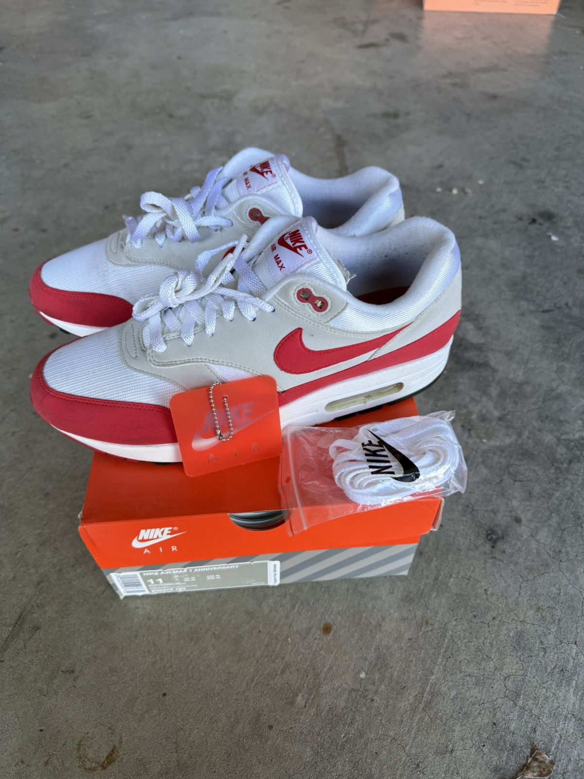 Nike Nike Air Max 1 Anniversary Varsity Red Size US 10.5 / EU 43-44 - 1 Thumbnail