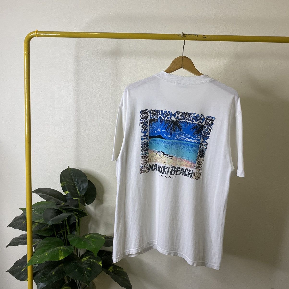 Vintage 1990s Crazy Shirts Waikiki Beach Hawaii Surf Style T Shirt Size US L / EU 52-54 / 3 - 1 Thumbnail