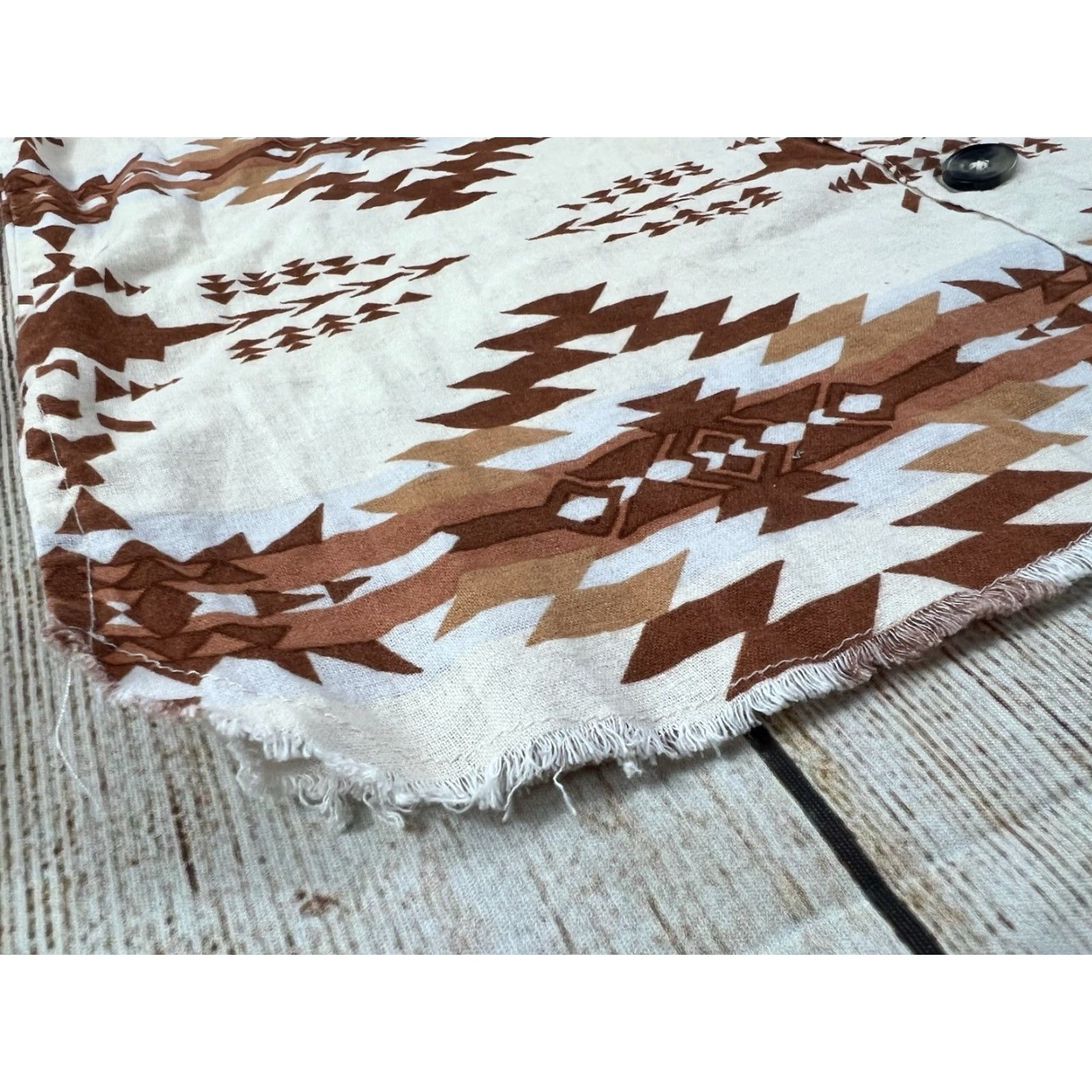 BKE BKE Shirt Women’s Aztec Washed Cream Rust Button Frayed Hem Size S Long Sleeve Ivory Color Button-Up 100% Cotton Highway? Size S / US 4 / IT 40 - 3 Thumbnail