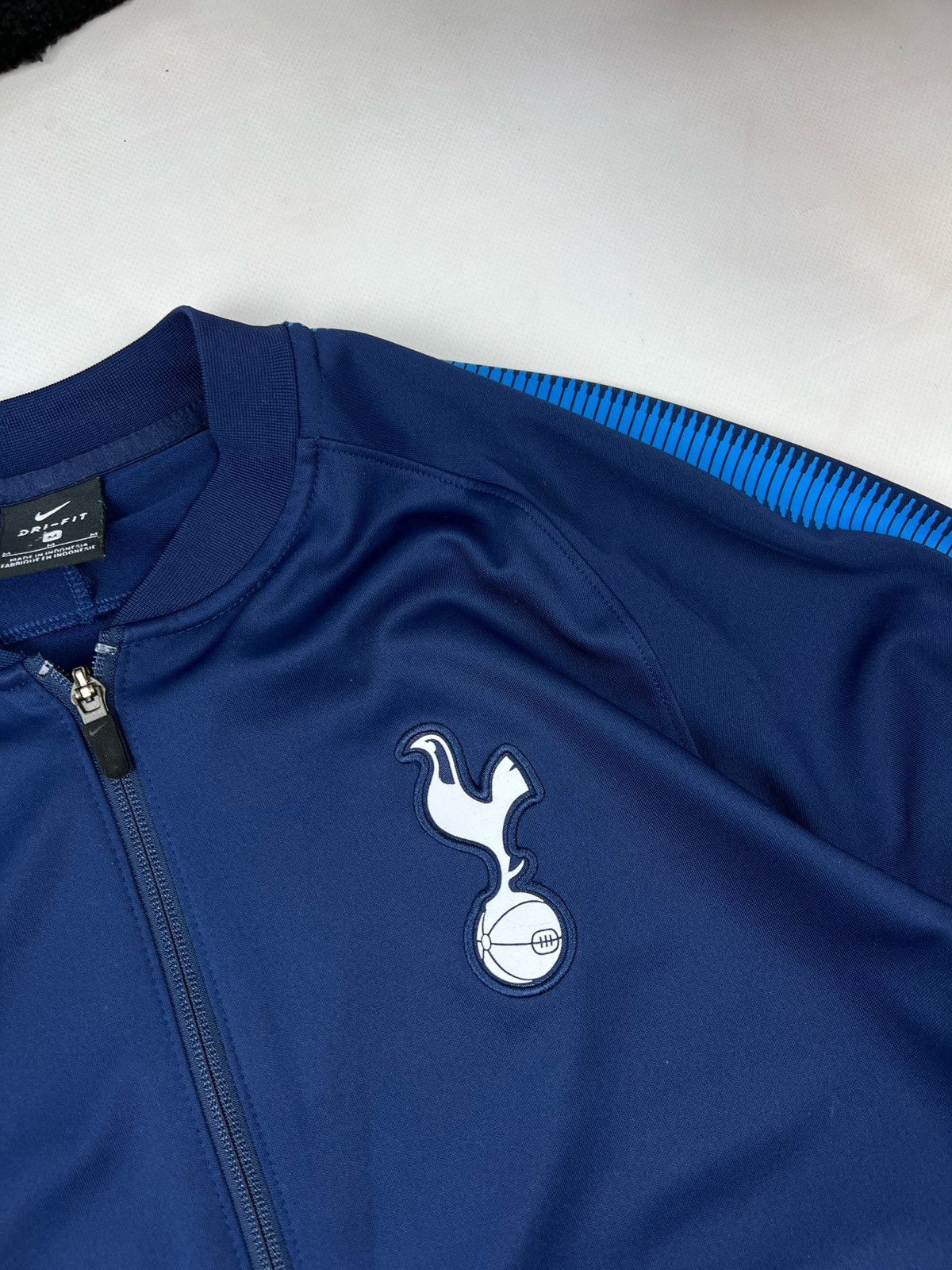 Nike Tottenham Hotspur Nike soccer football jumper training shirt Size US M / EU 48-50 / 2 - 6 Thumbnail