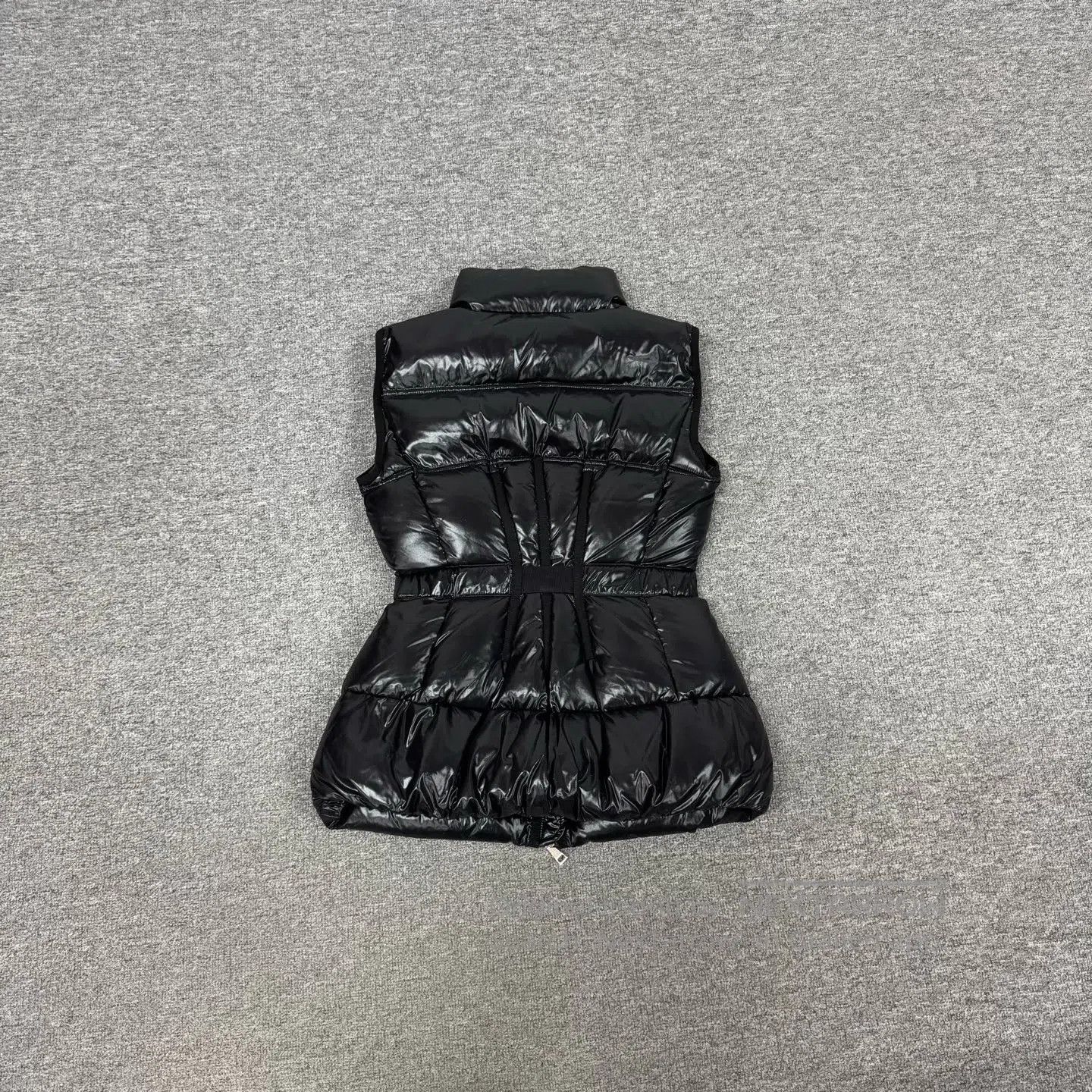 Moncler Moncler size 1 Waist-tight down vest| Size S / US 4 / IT 40 - 2 Thumbnail