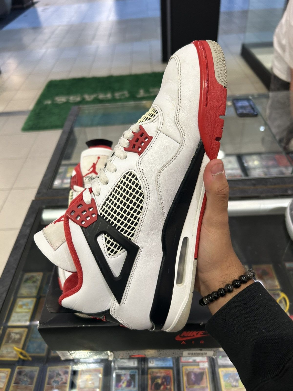 Jordan Brand Jordan 4 retro fire red 2020 Size US 11.5 / EU 44-45 - 4 Thumbnail