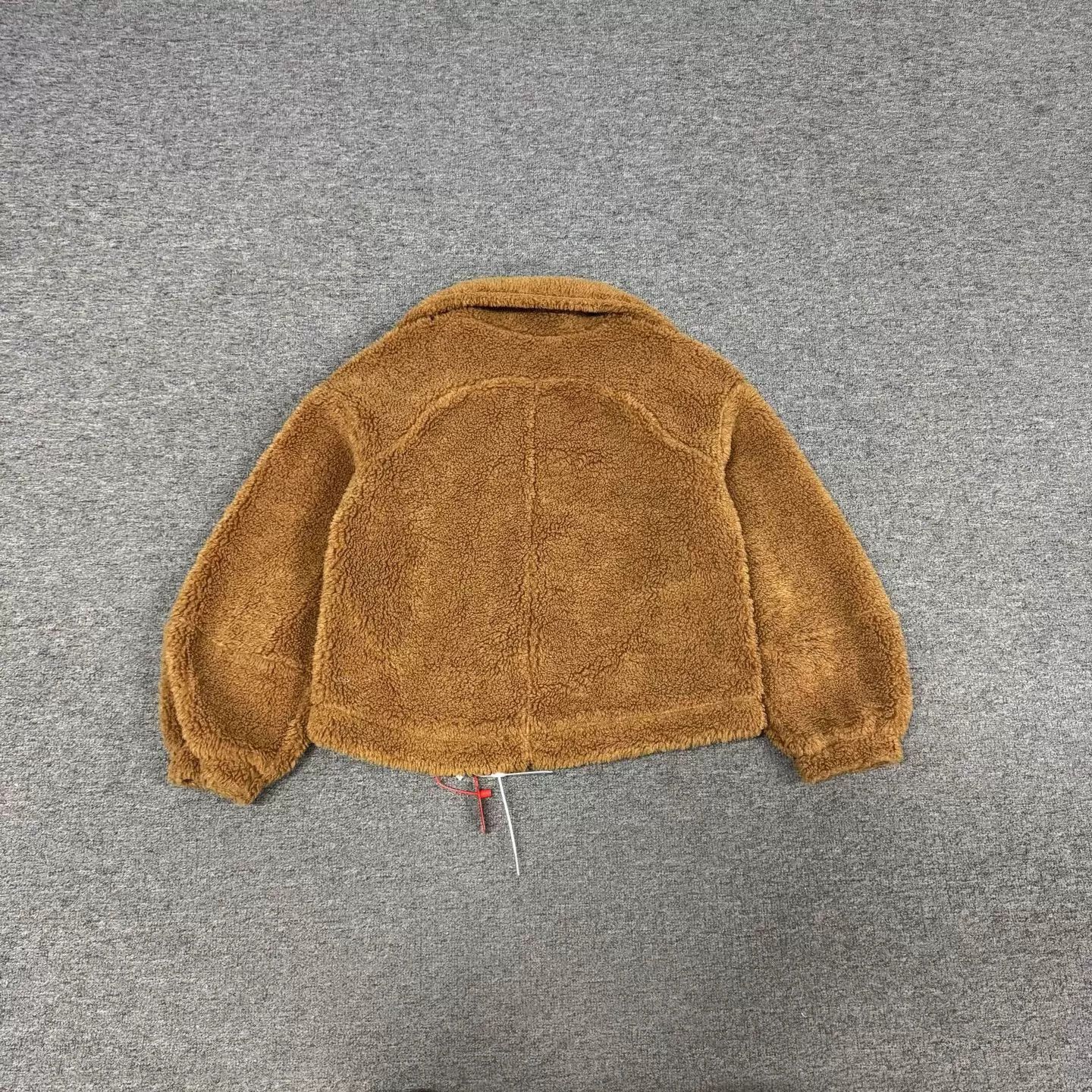 Lululemon Lululemon camel fleece lapel short jacket size 2 like new Size M / US 6-8 / IT 42-44 - 2 Thumbnail