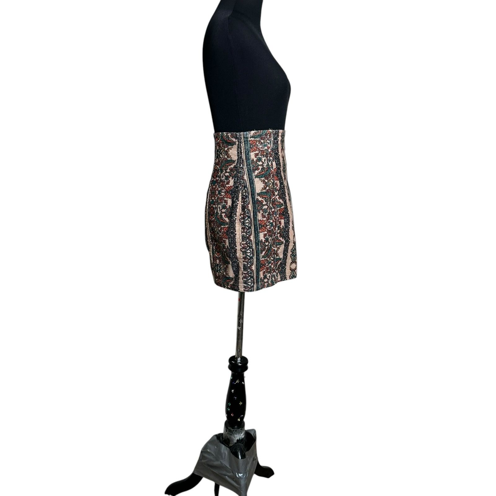 Free People Free People floral corduroy high waisted mini skirt size 0 Size 25" / US 0 / IT 36 - 7 Thumbnail
