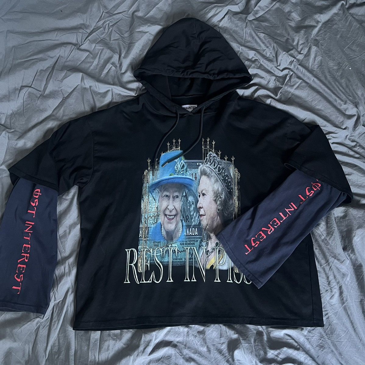 Other Haunted Starbucks Queen Elizabeth Rest in Piss Layer Hoodie Size US L / EU 52-54 / 3 - 1 Thumbnail