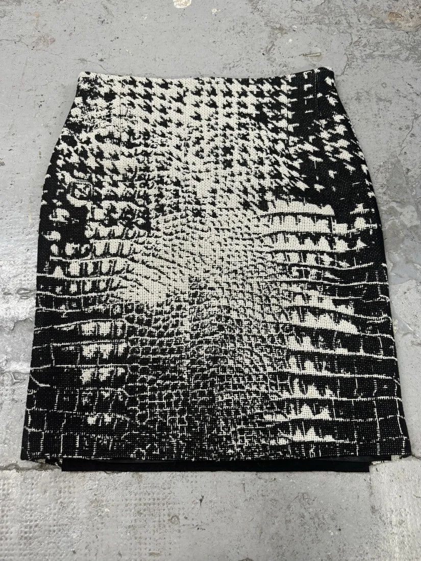 Designer × Gianfranco Ferre × Vintage Gianfranco Ferré Rock Crocodile Effect Black & White Skirt Size 31" - 1 Thumbnail