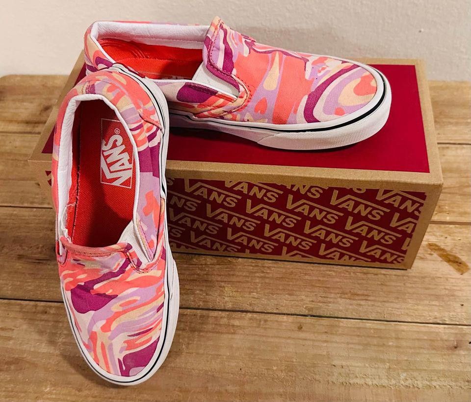 Vans Vans 'Bright Vibrations' Girl's Classic Slip-On Shoes Size US 5 / EU 37 - 5 Thumbnail
