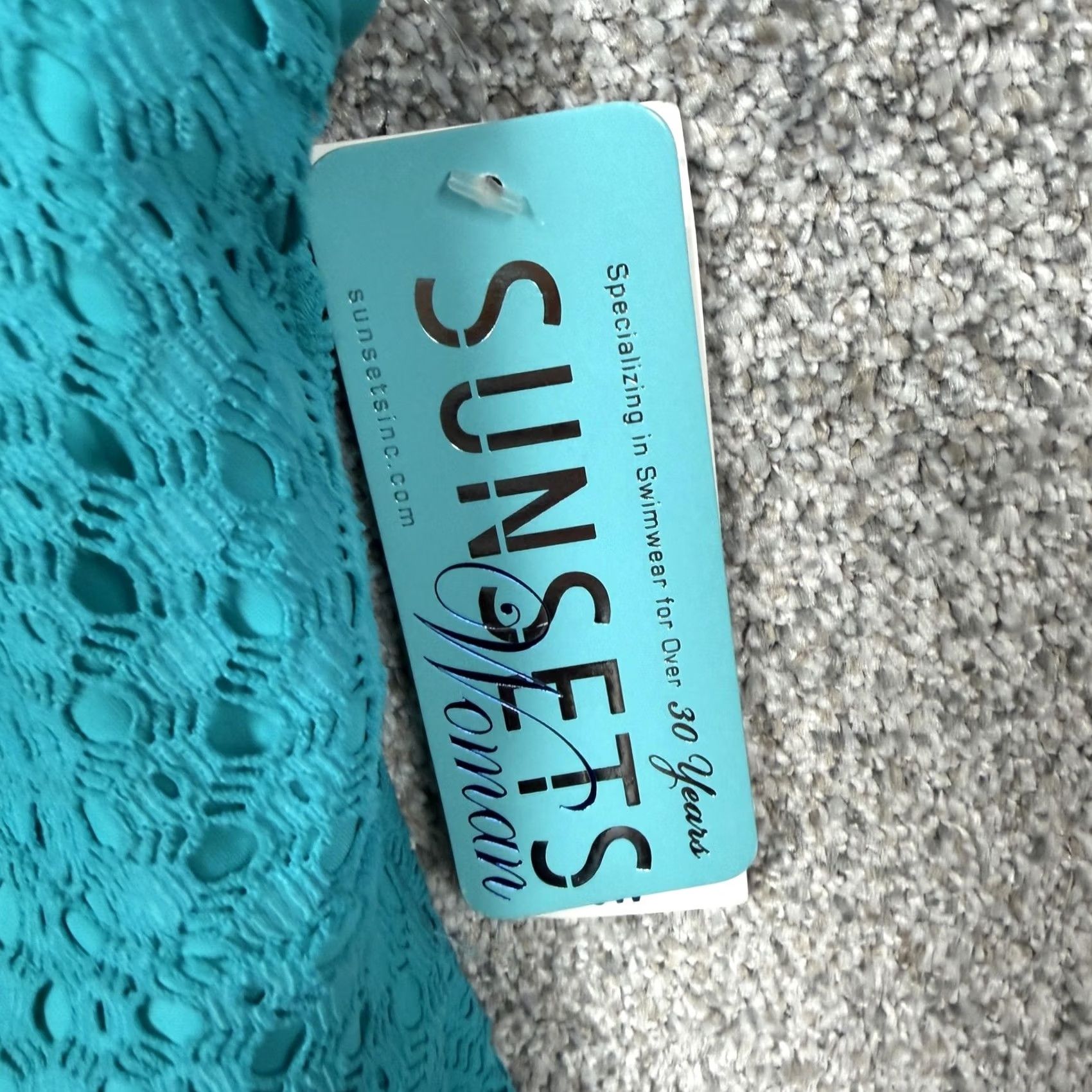 Vintage - Brand/Item: "Sunsets" is the primary brand and item is a Twist Tankini Swim Top. Size XXL / US 16-18 / IT 52-54 - 2 Thumbnail