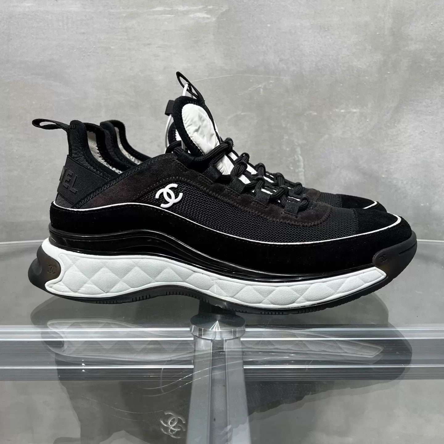 Chanel Chanel Air Sneakers Black & White 41 Size US 8 / EU 41 - 4 Thumbnail