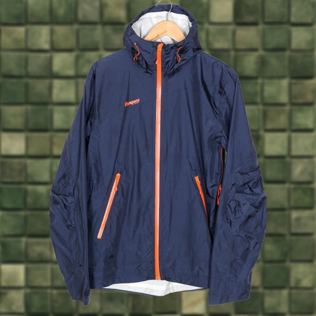 Vintage Bergans of Norway HELIUM Jacket Men S Hooded Waterproof Outdoor MJ5604 Size US S / EU 44-46 / 1 - 1 Thumbnail