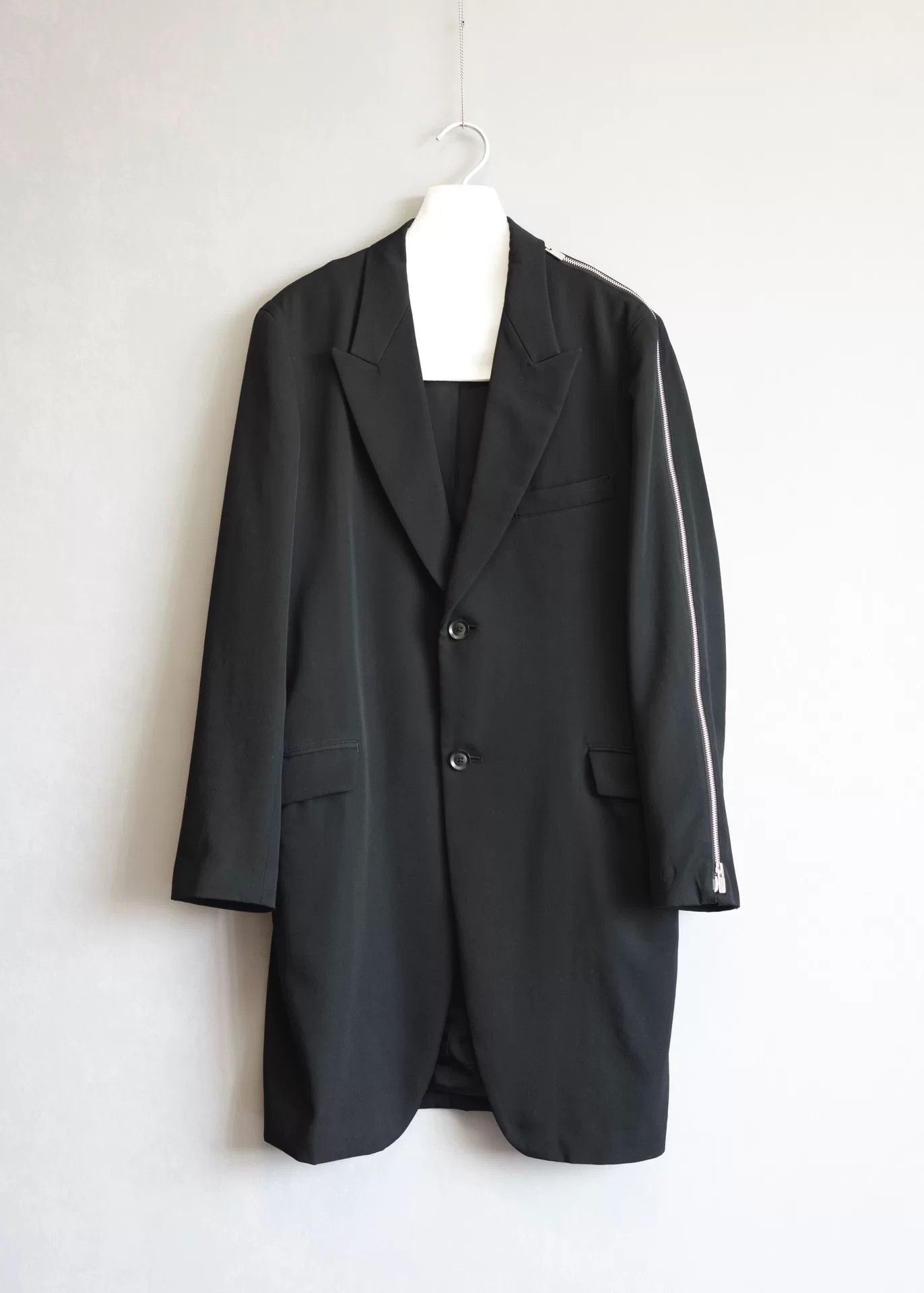 Yohji Yamamoto yohji yamamoto black side zip long coat Size US M / EU 48-50 / 2 - 1 Thumbnail