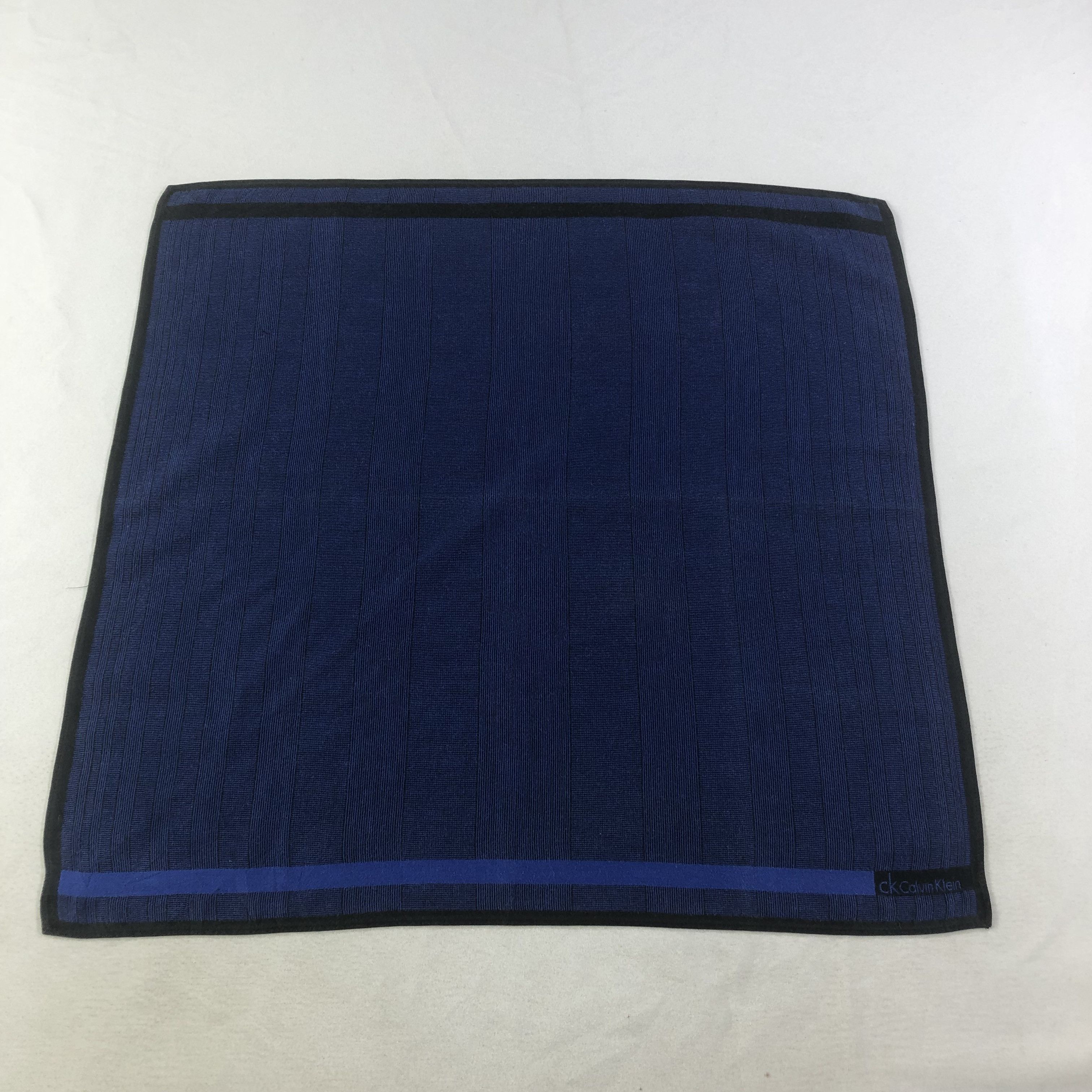 Calvin Klein Cavin Klein Handkerchief Neckerchief Bandana H2299 Size ONE SIZE - 2 Thumbnail
